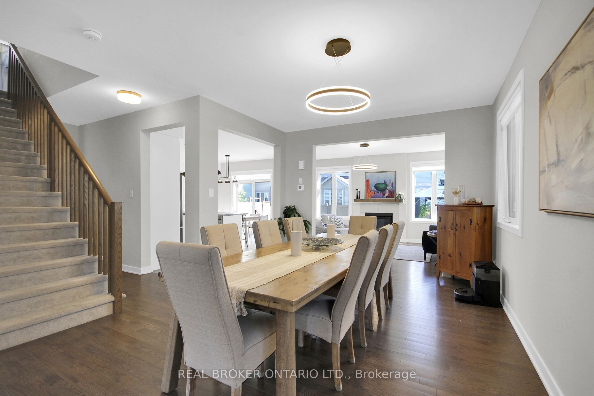 352 Finial Way Property Photo 6