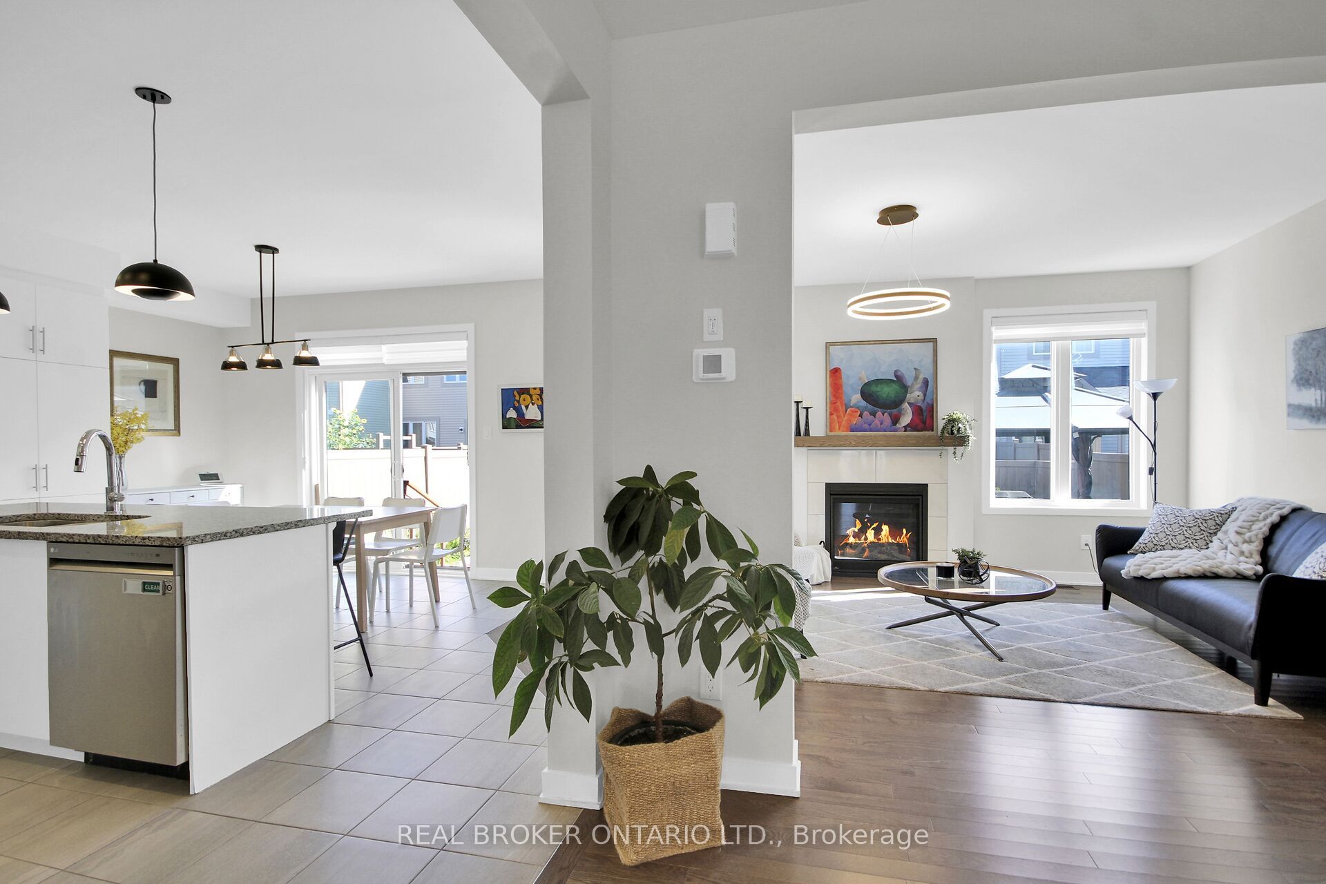 352 Finial Way Property Photo 10