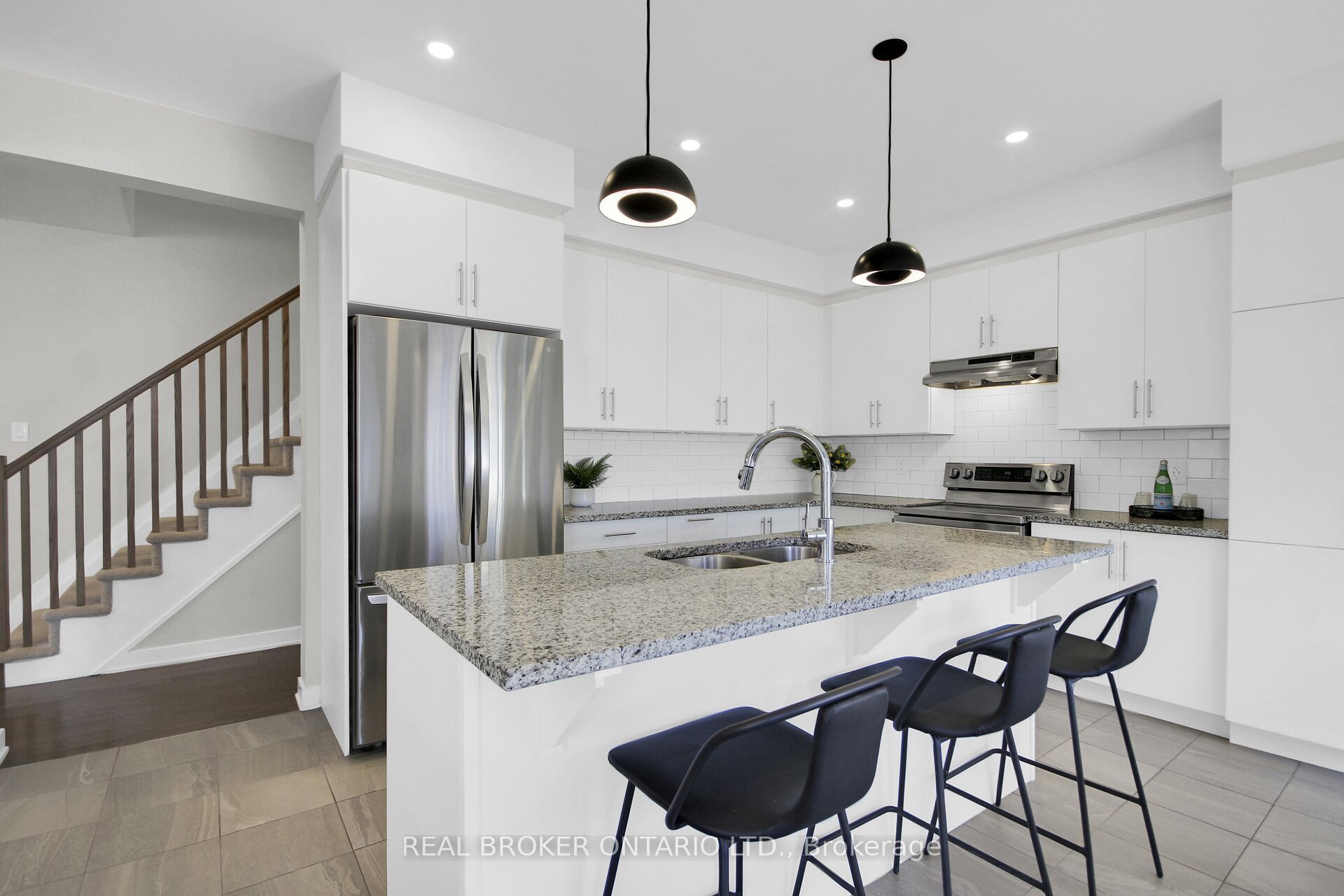 352 Finial Way Property Photo 12