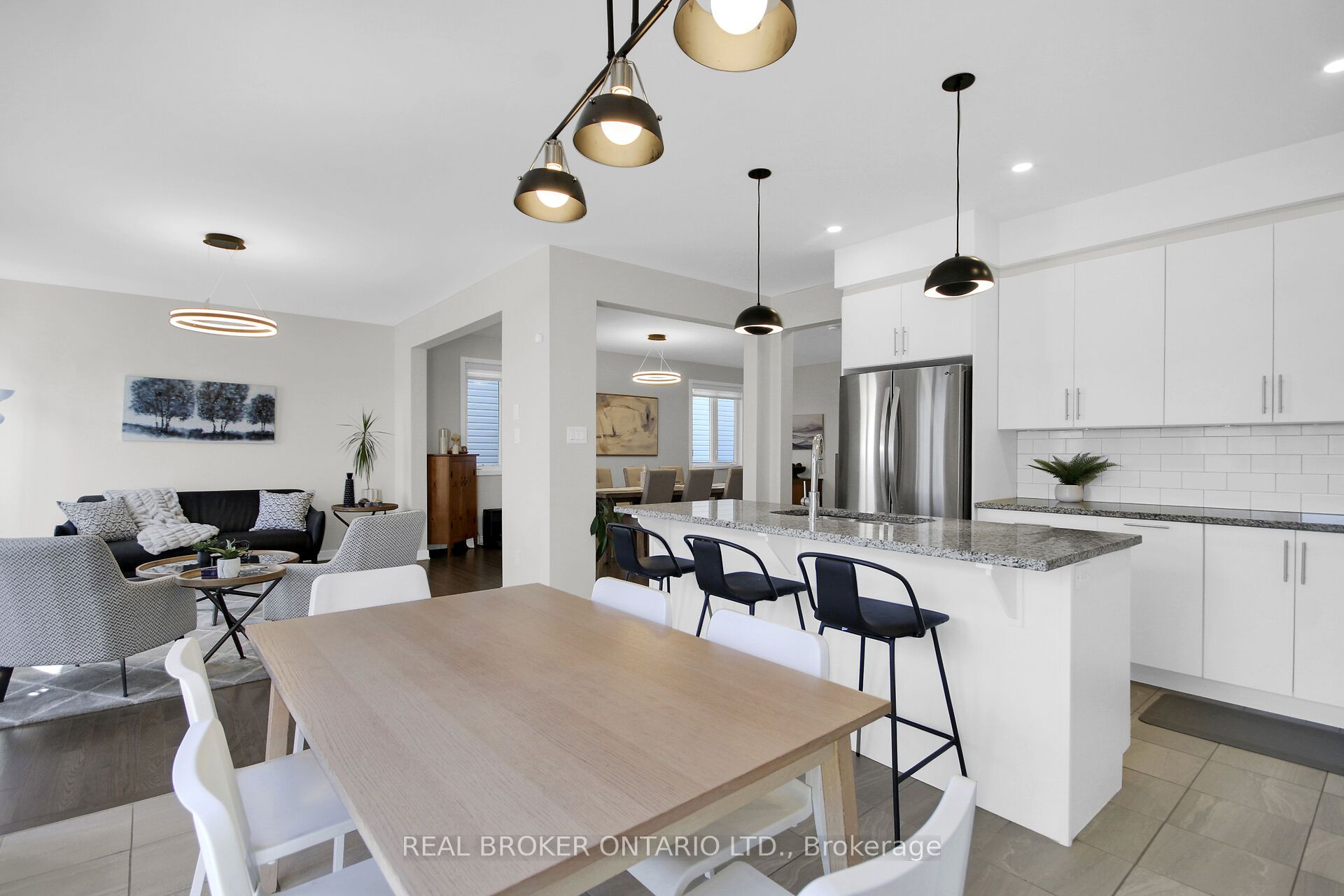 352 Finial Way Property Photo 13