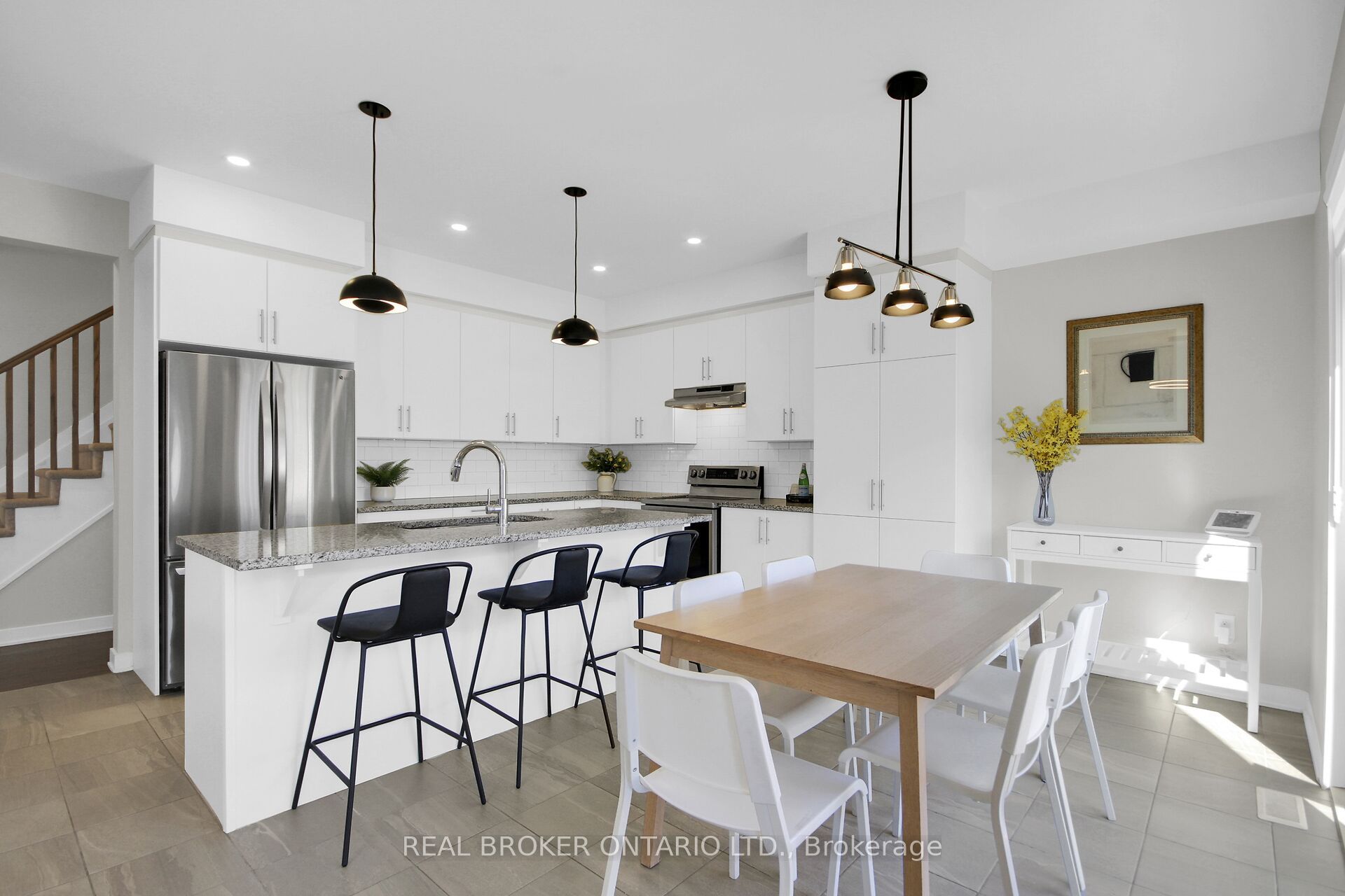 352 Finial Way Property Photo 14