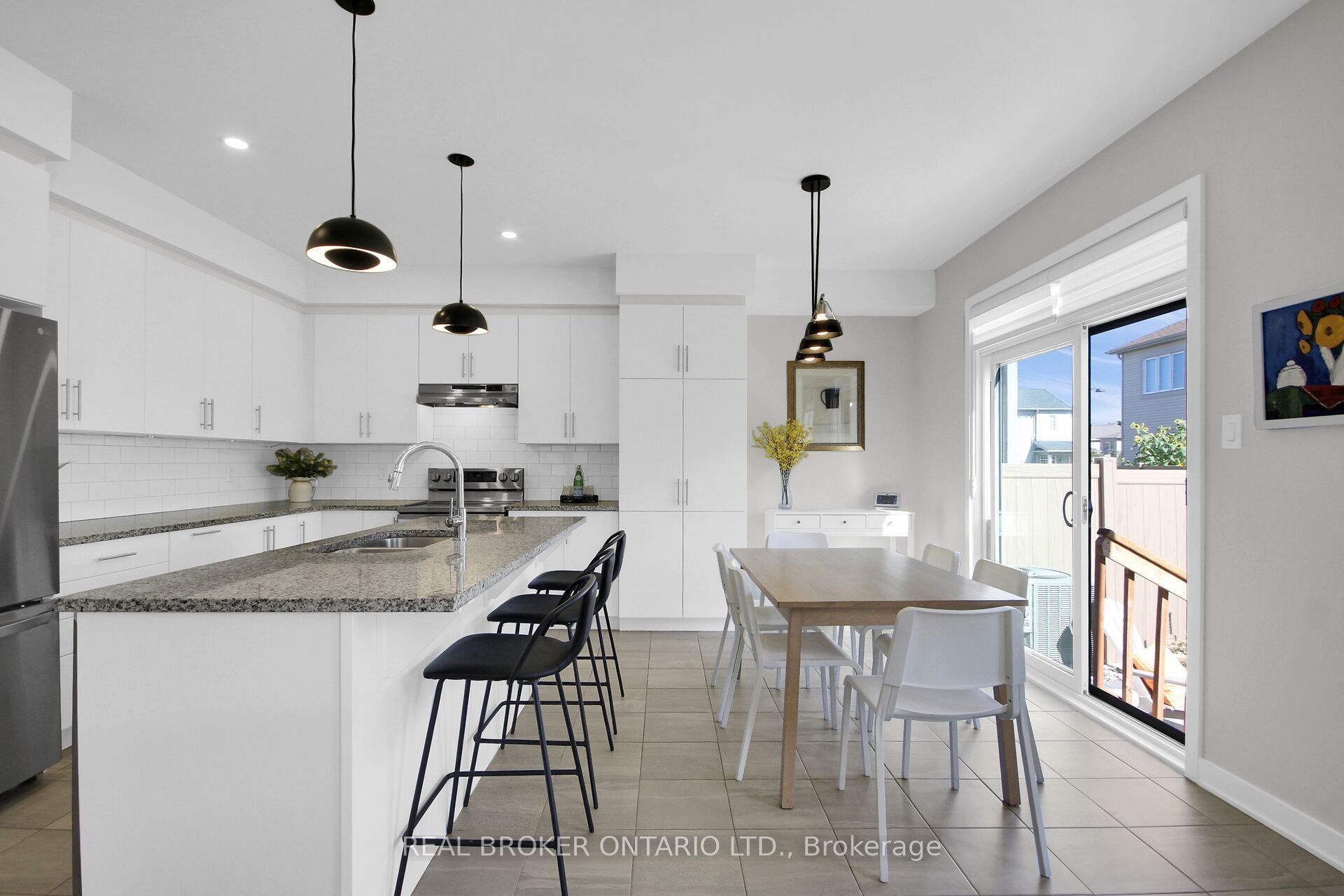 352 Finial Way Property Photo 15