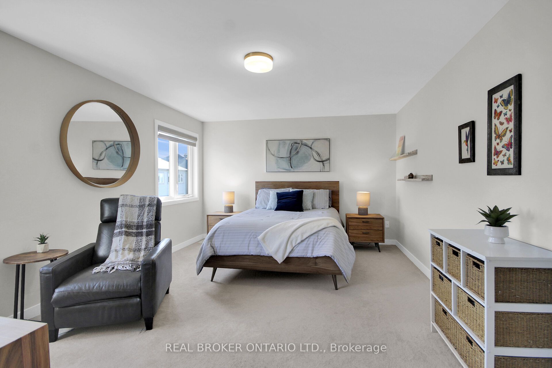352 Finial Way Property Photo 17