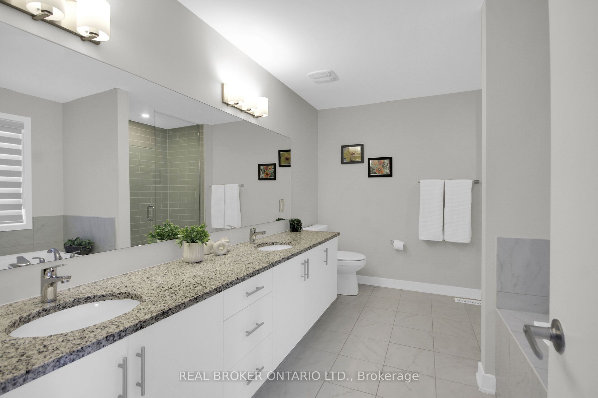 352 Finial Way Property Photo 18