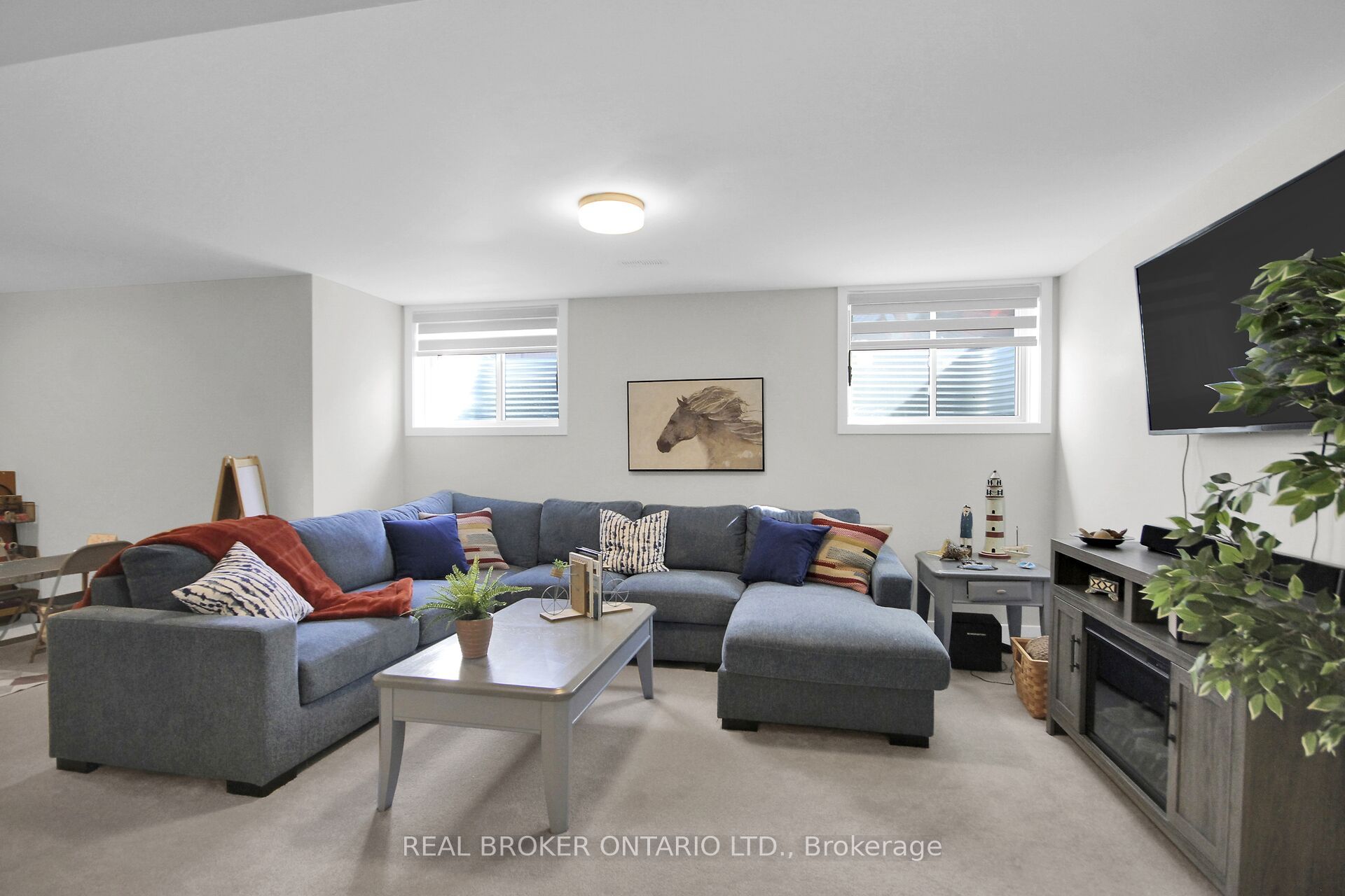 352 Finial Way Property Photo 25