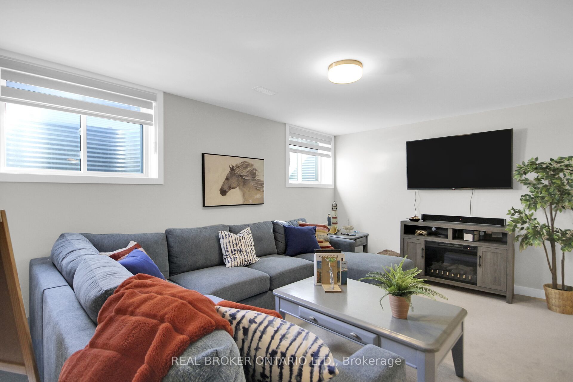 352 Finial Way Property Photo 26