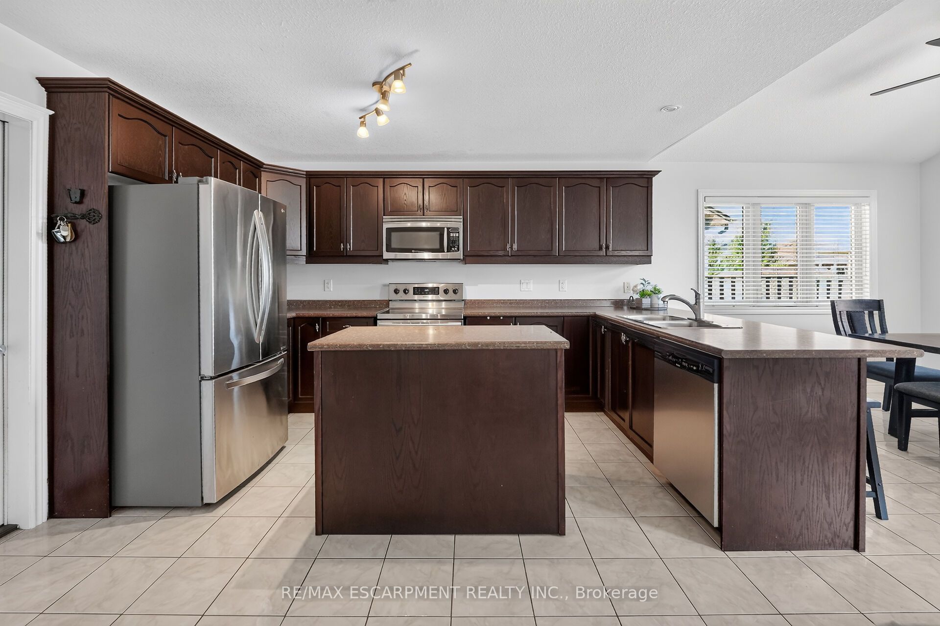 17 Cherry Avenue Property Photo 8