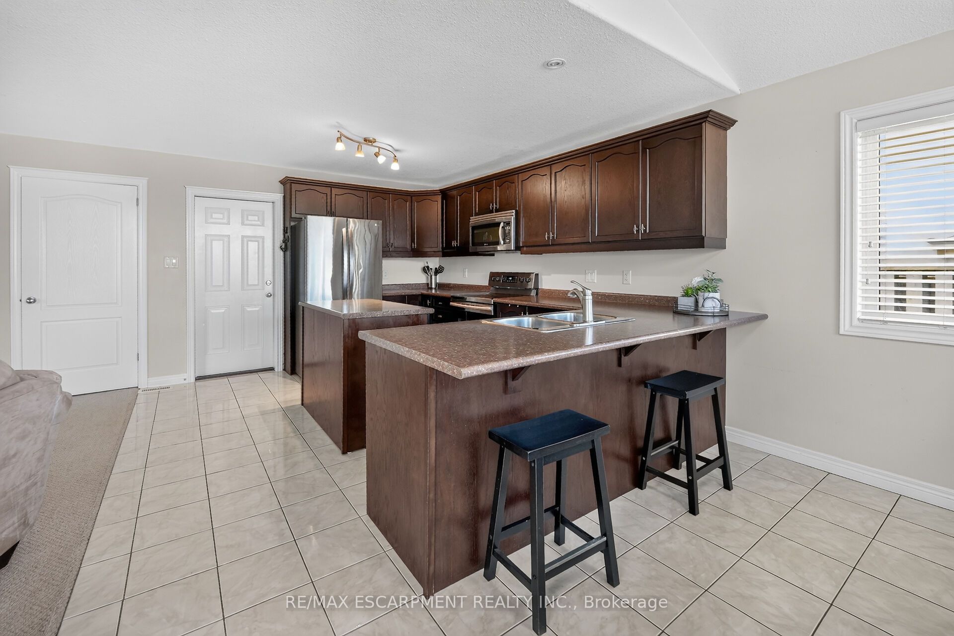 17 Cherry Avenue Property Photo 9