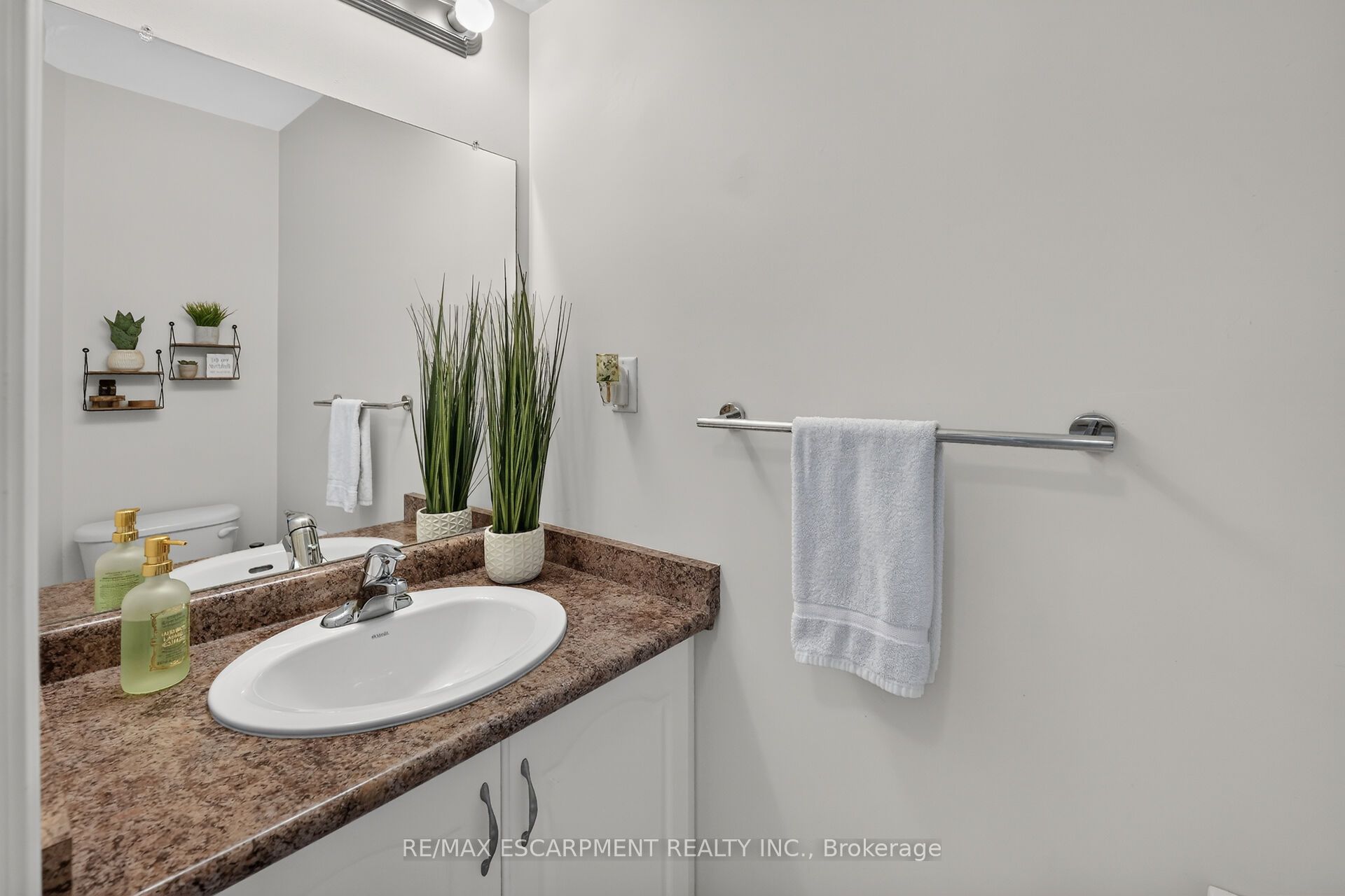 17 Cherry Avenue Property Photo 18