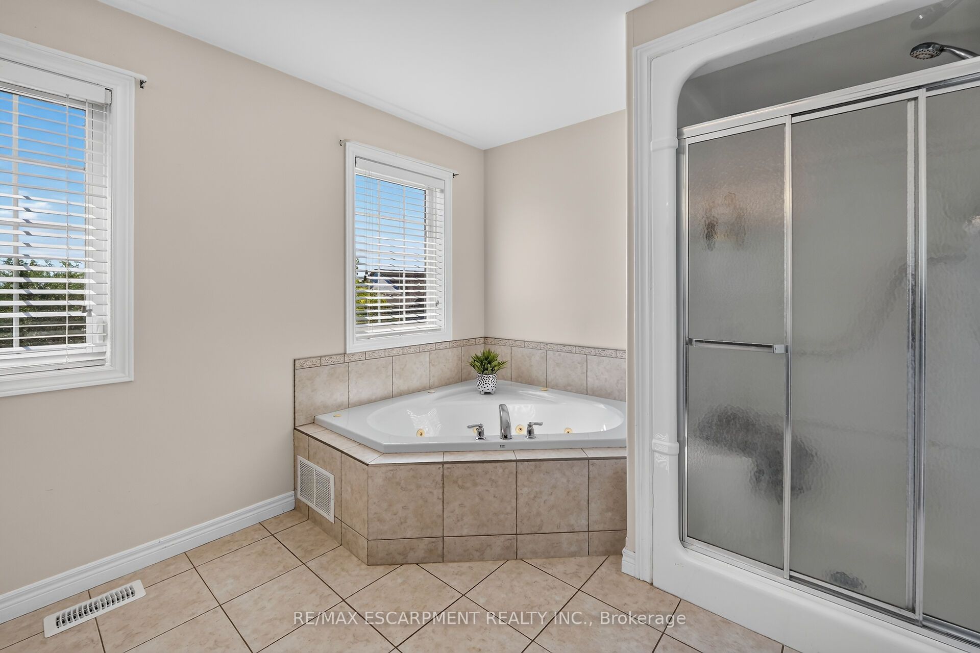 17 Cherry Avenue Property Photo 22