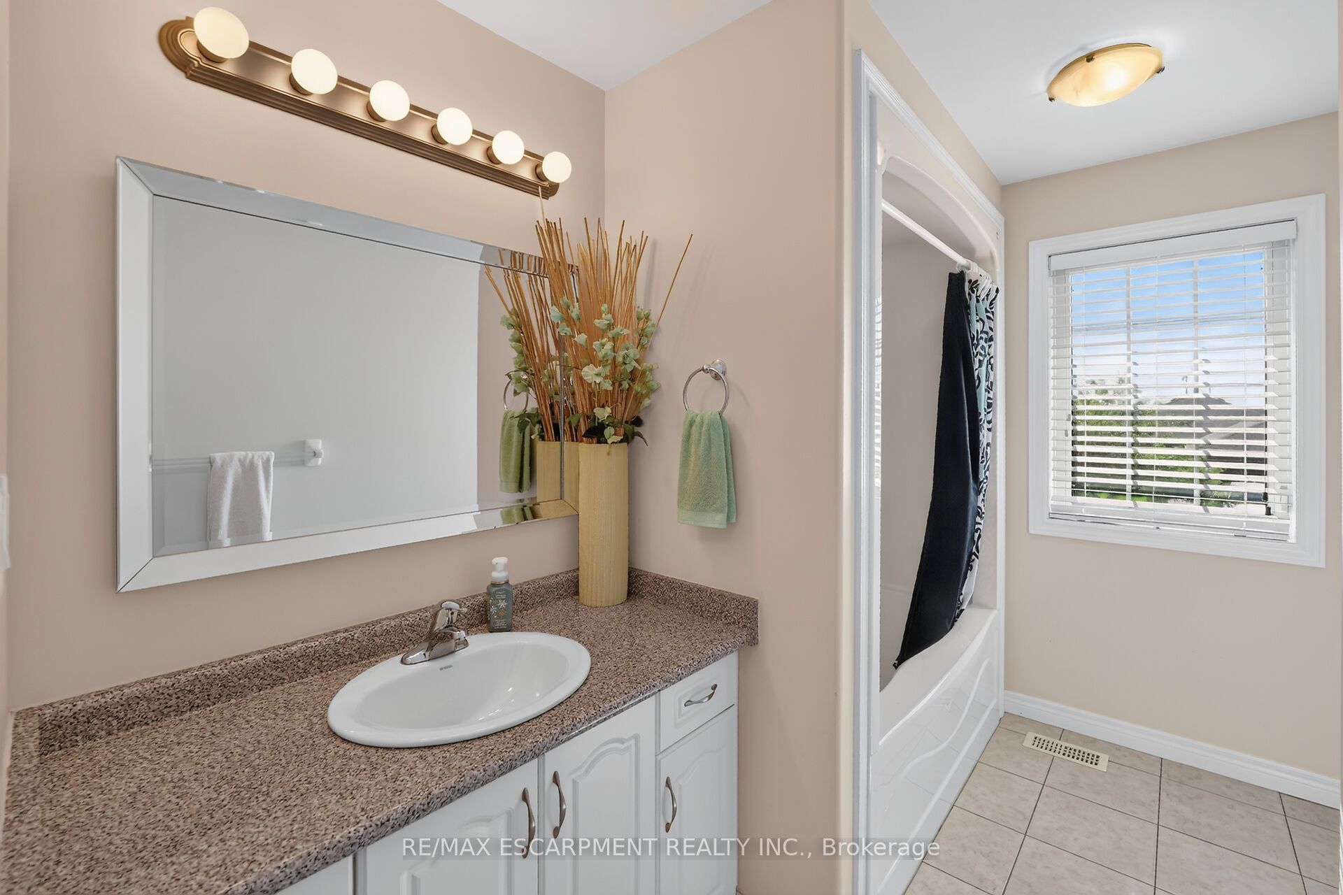 17 Cherry Avenue Property Photo 29