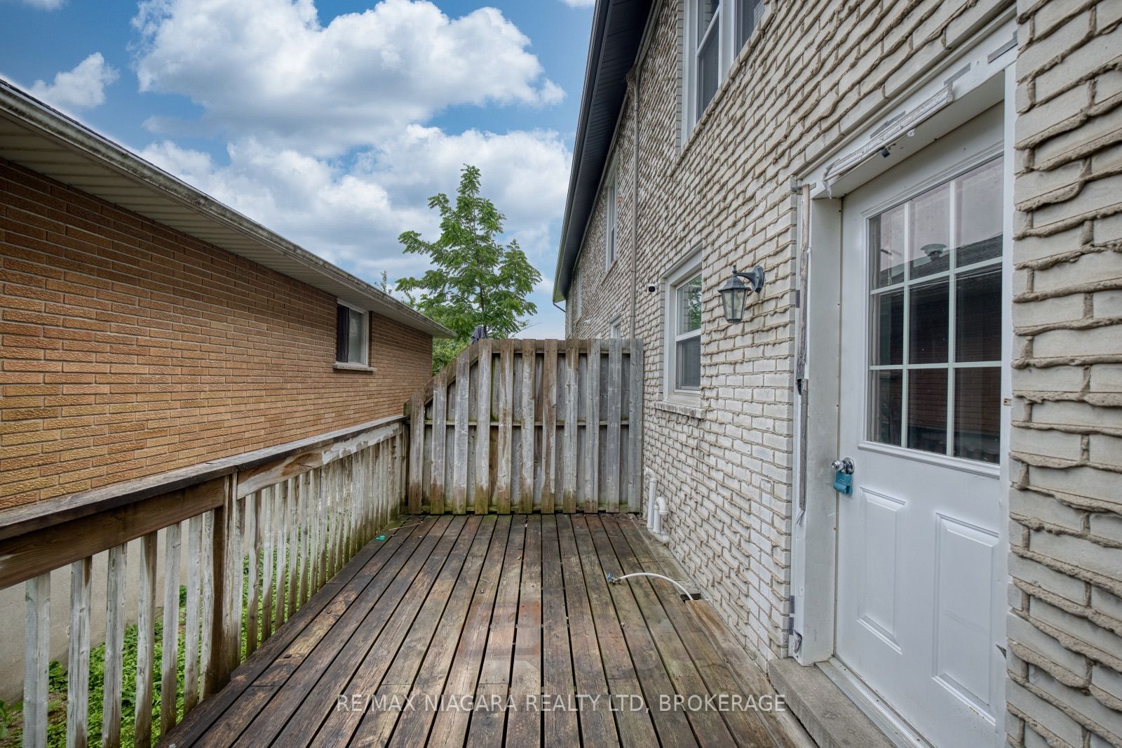 252 Bertie Street 1 Property Photo 22