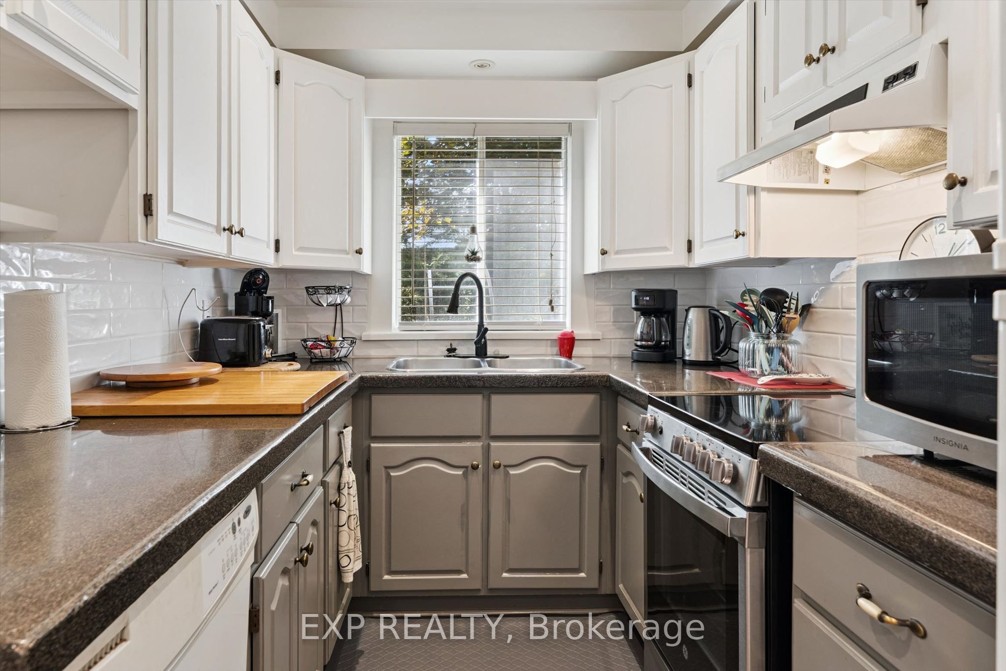 195 Maple Street Property Photo 8
