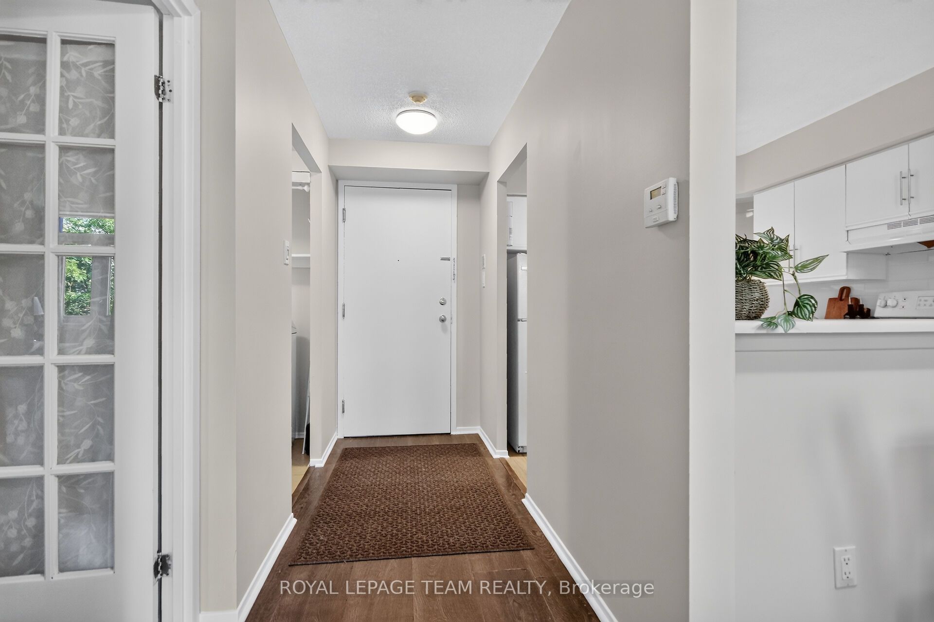 1025 Grenon Avenue 404 Property Photo 6