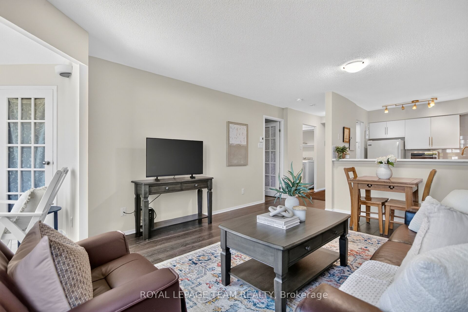 1025 Grenon Avenue 404 Property Photo 17