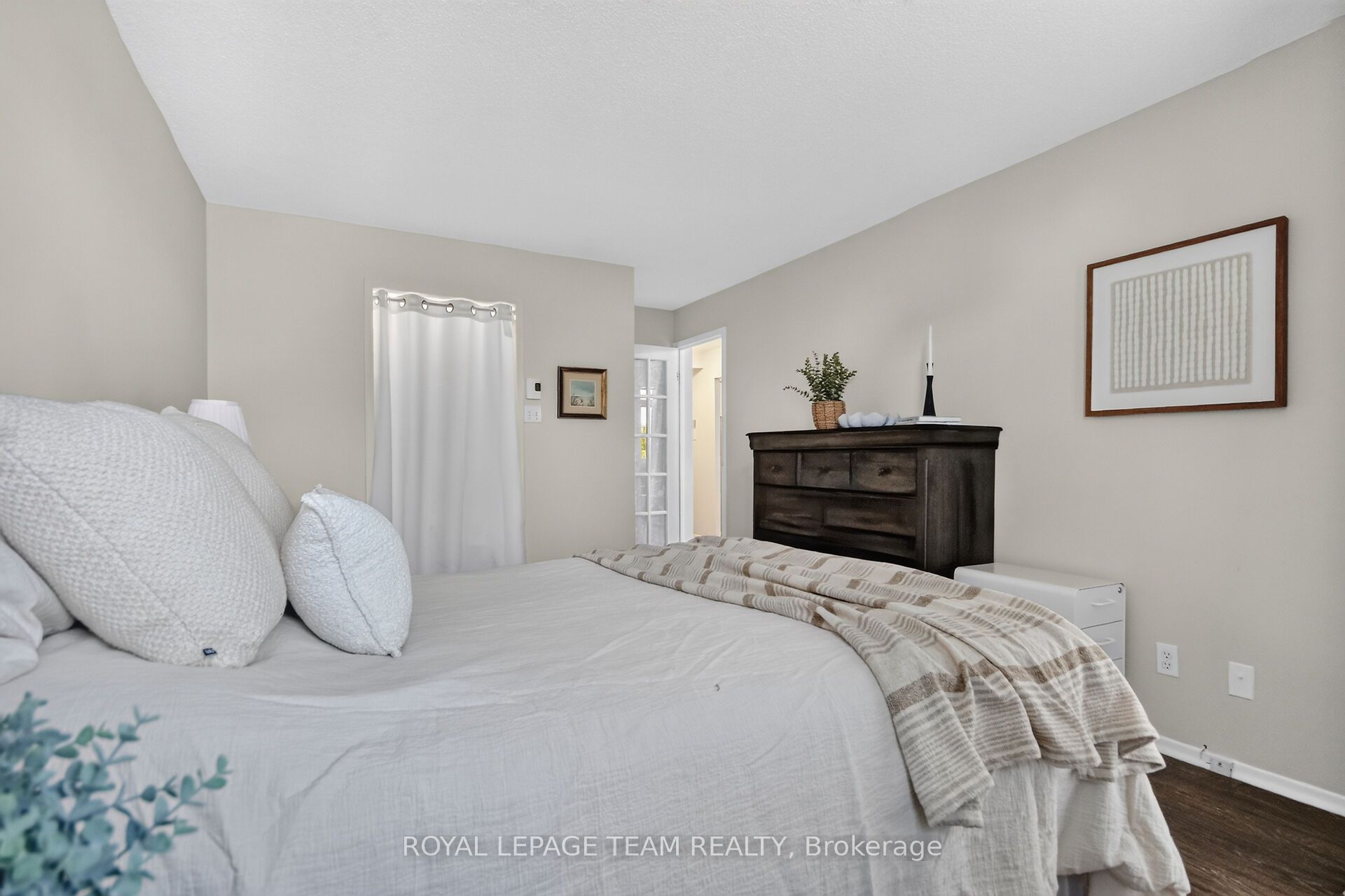 1025 Grenon Avenue 404 Property Photo 27
