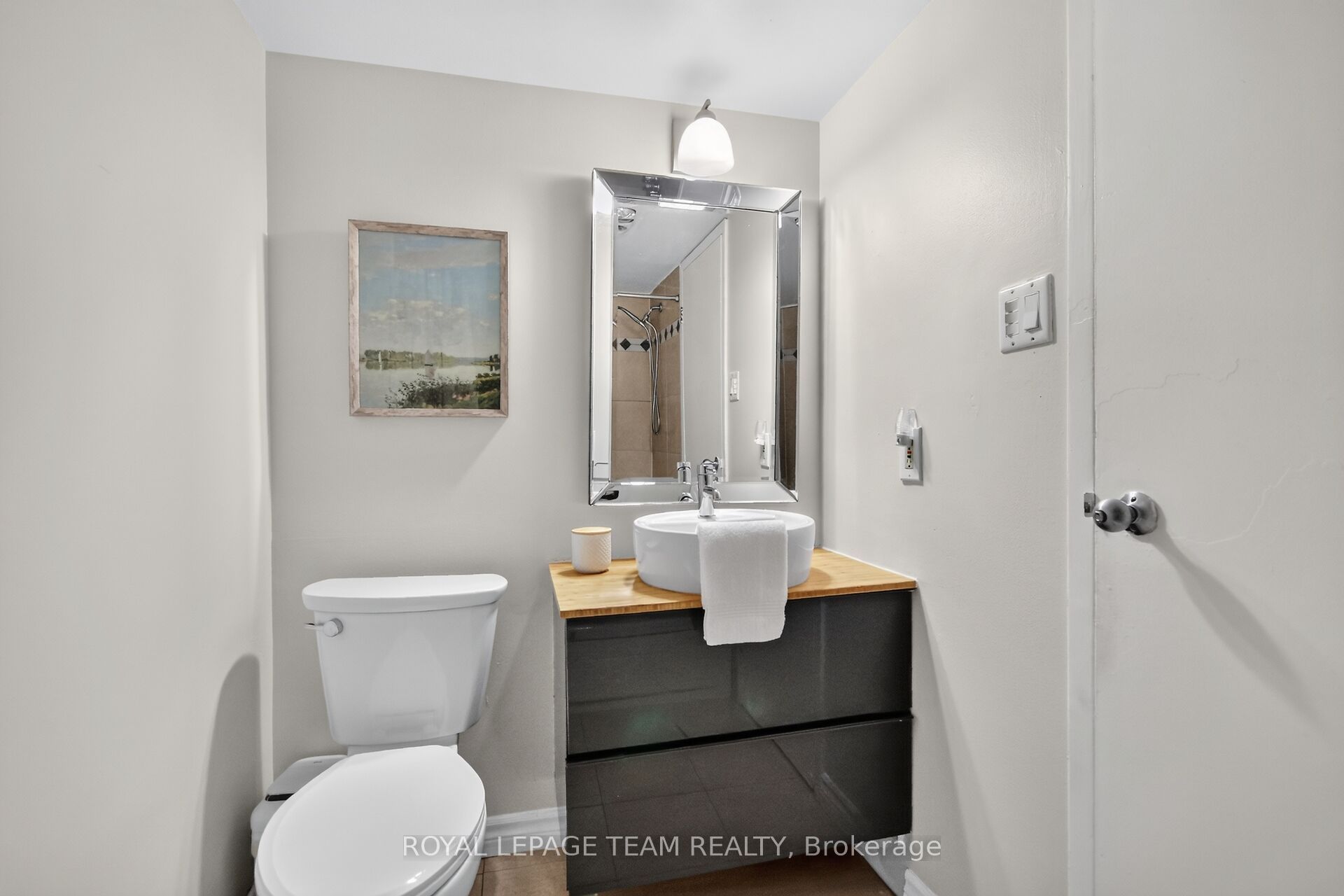 1025 Grenon Avenue 404 Property Photo 28