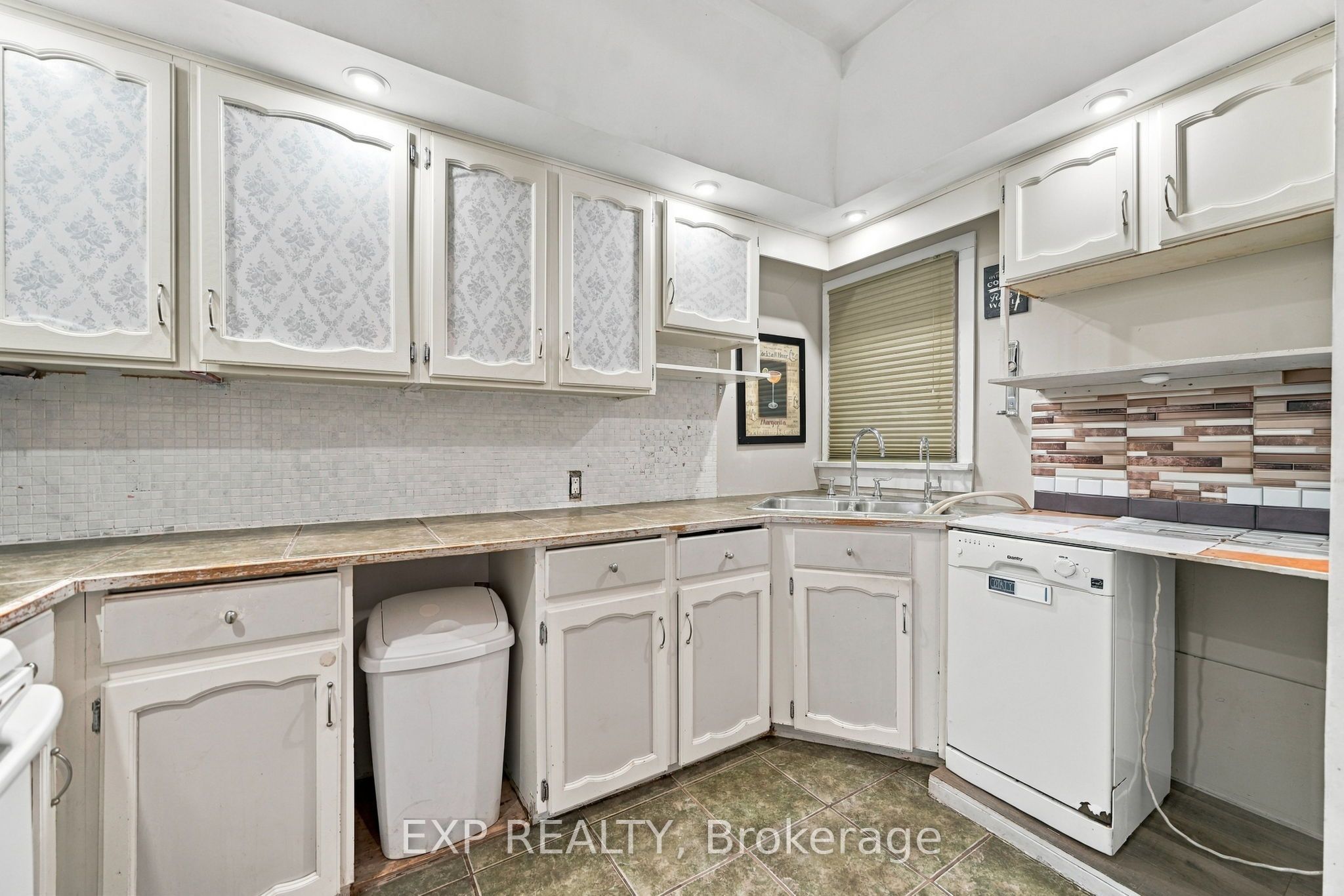 15 Margery Road Property Photo 11
