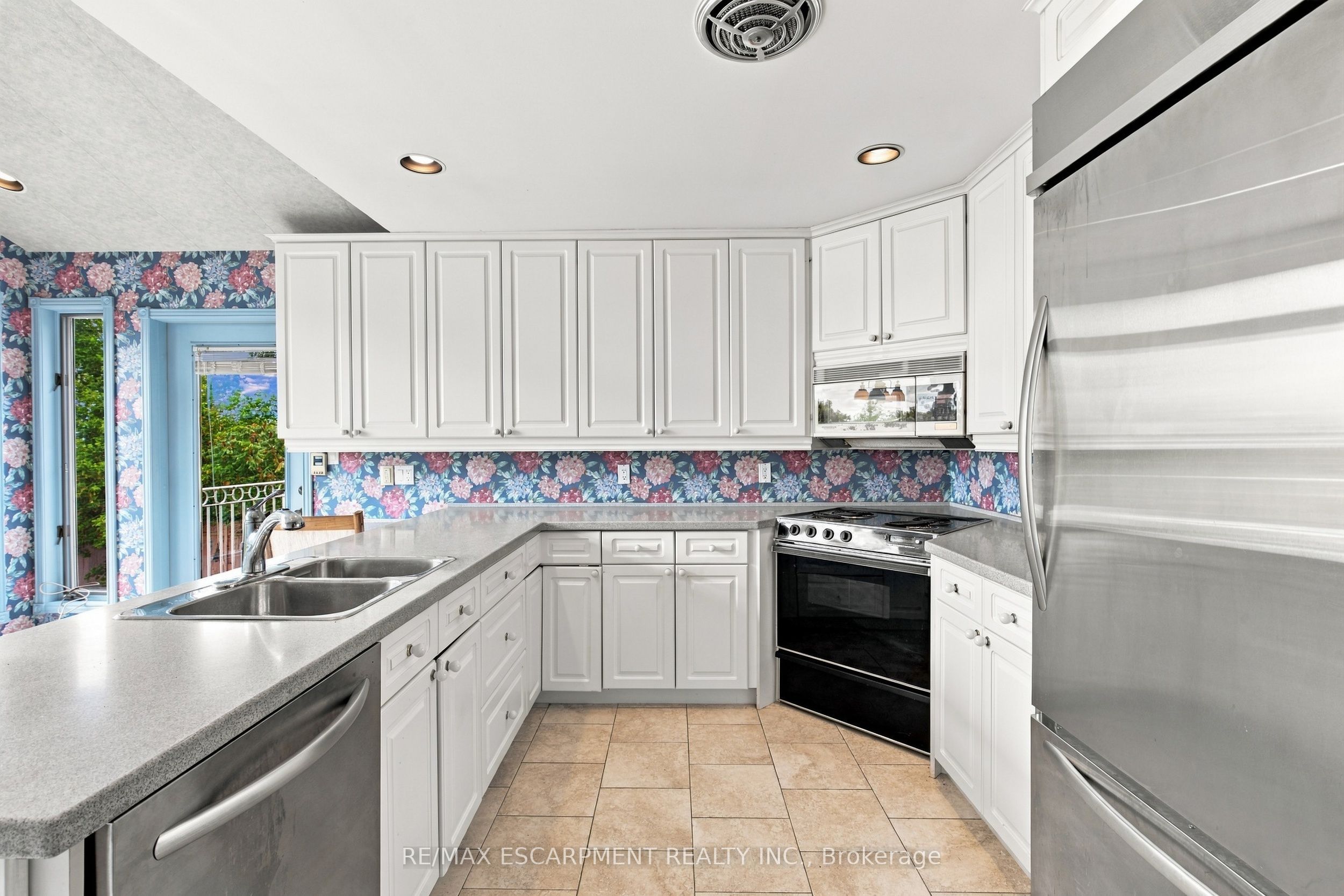 26 Leslie Drive Property Photo 13