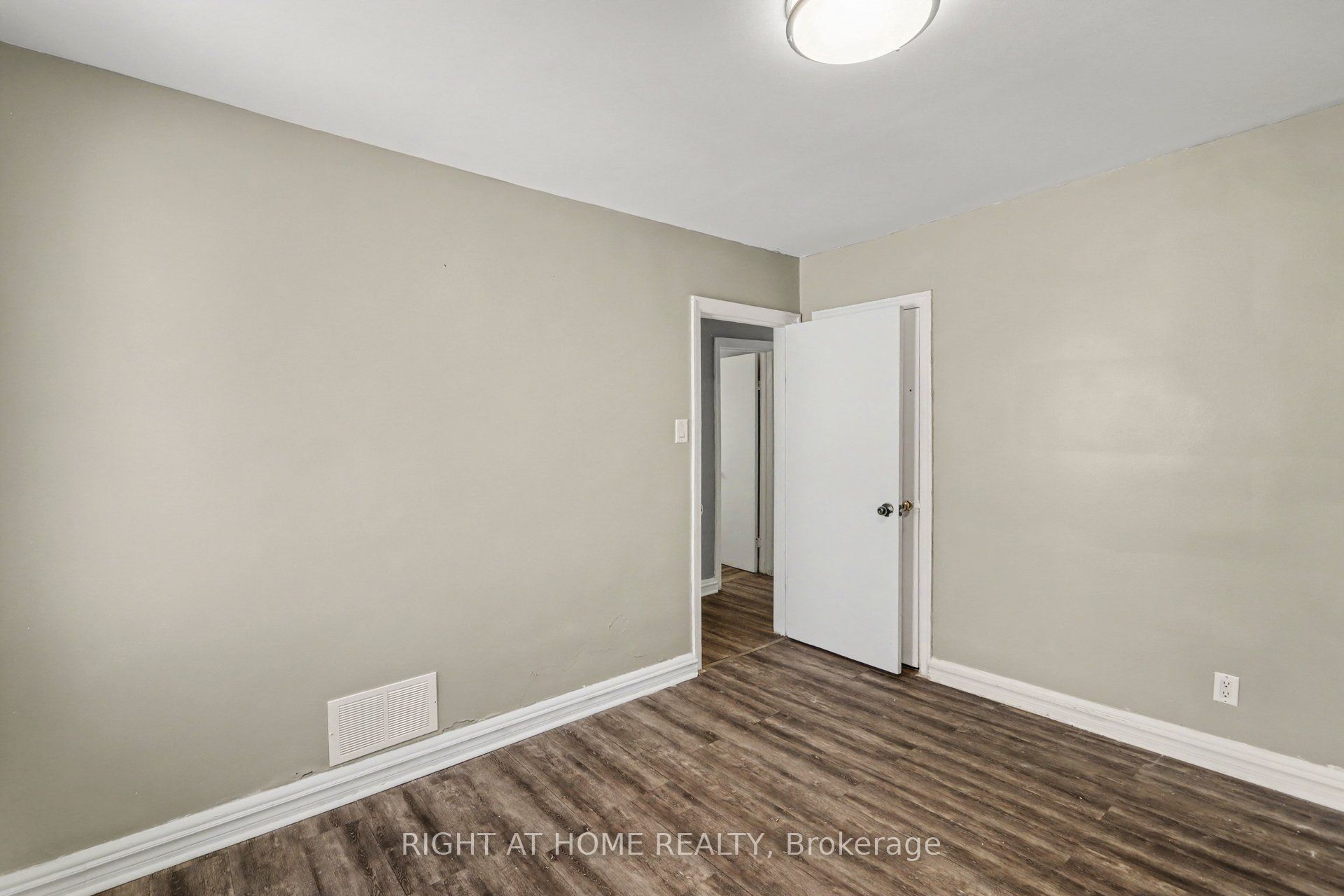 333 Levis Avenue Property Photo 9
