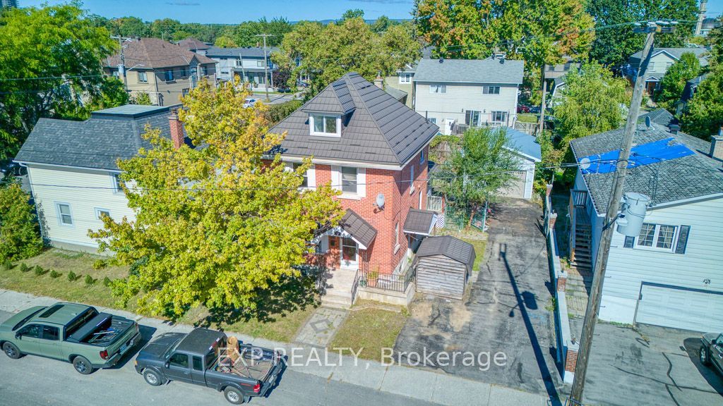 21 Garrison Street Property Photo 2