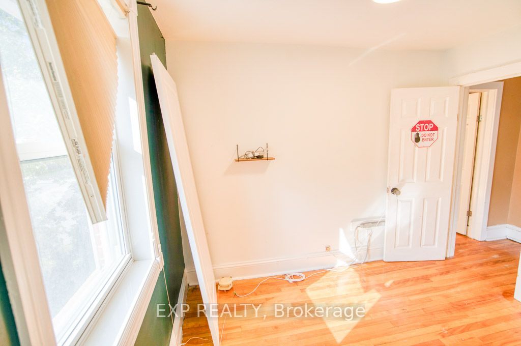21 Garrison Street Property Photo 9