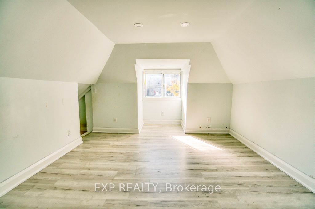 21 Garrison Street Property Photo 14
