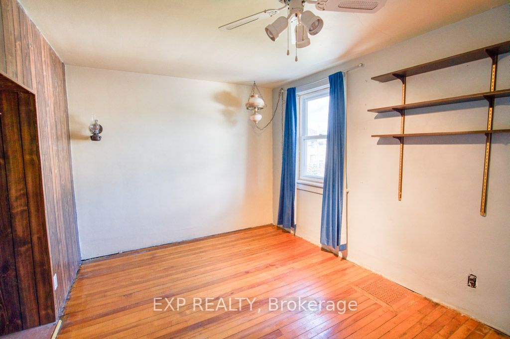 21 Garrison Street Property Photo 36