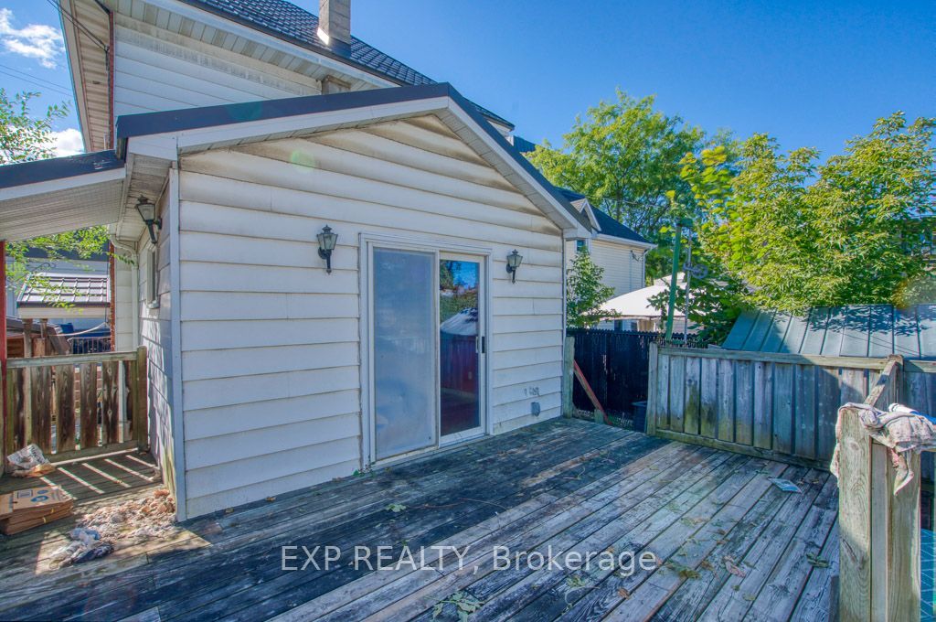 21 Garrison Street Property Photo 42