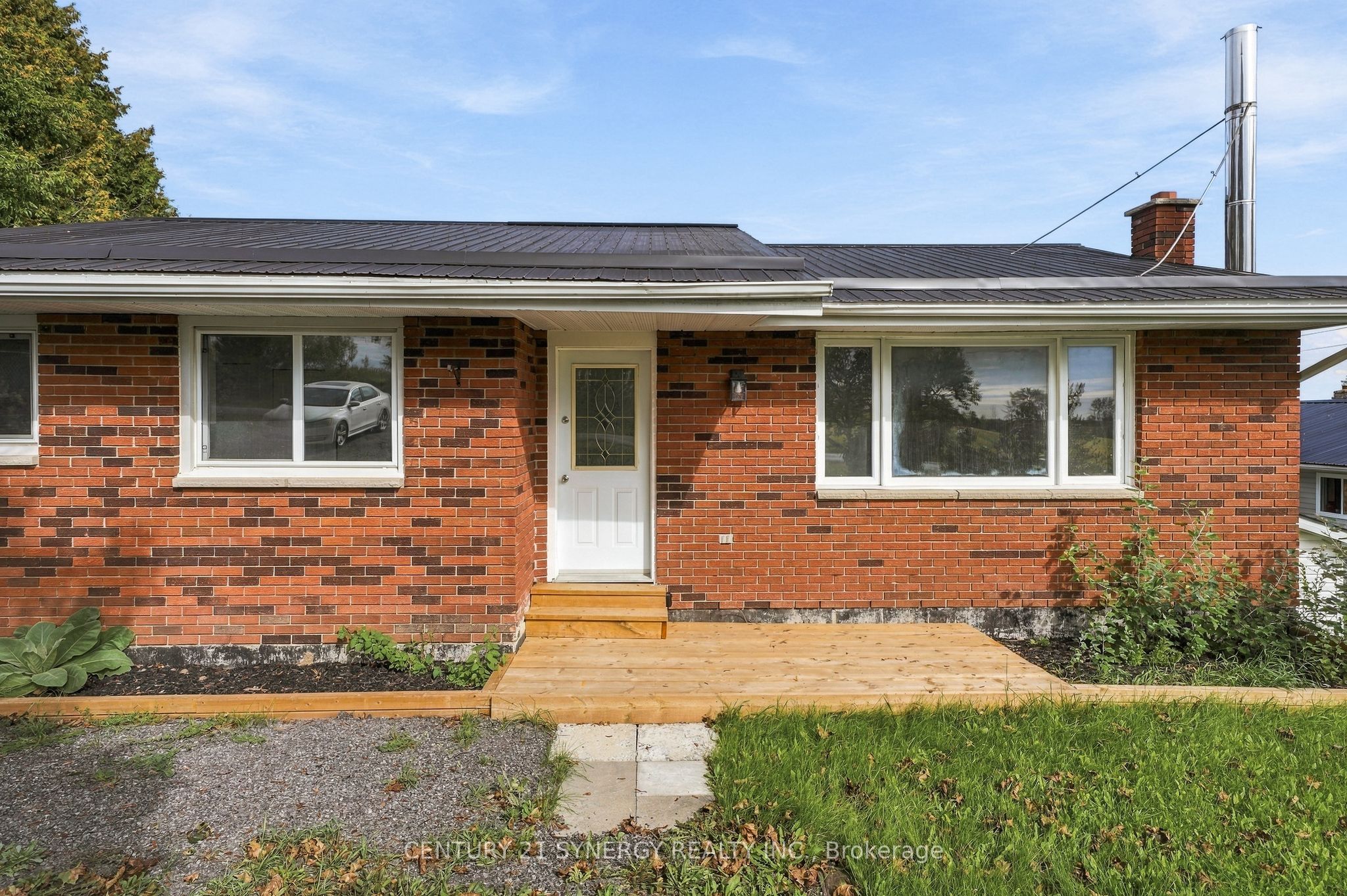 696 Whites Road Property Photo 1