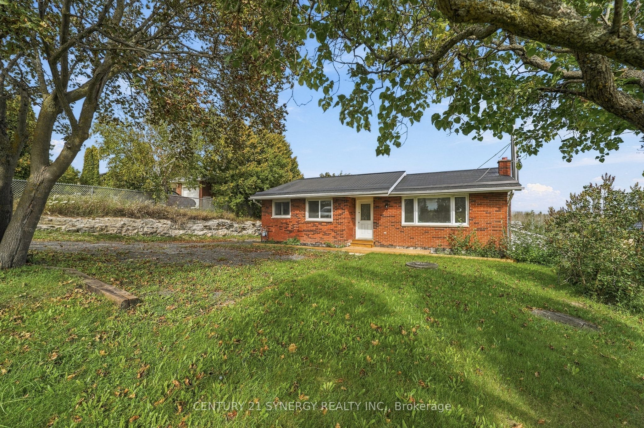696 Whites Road Property Photo 1