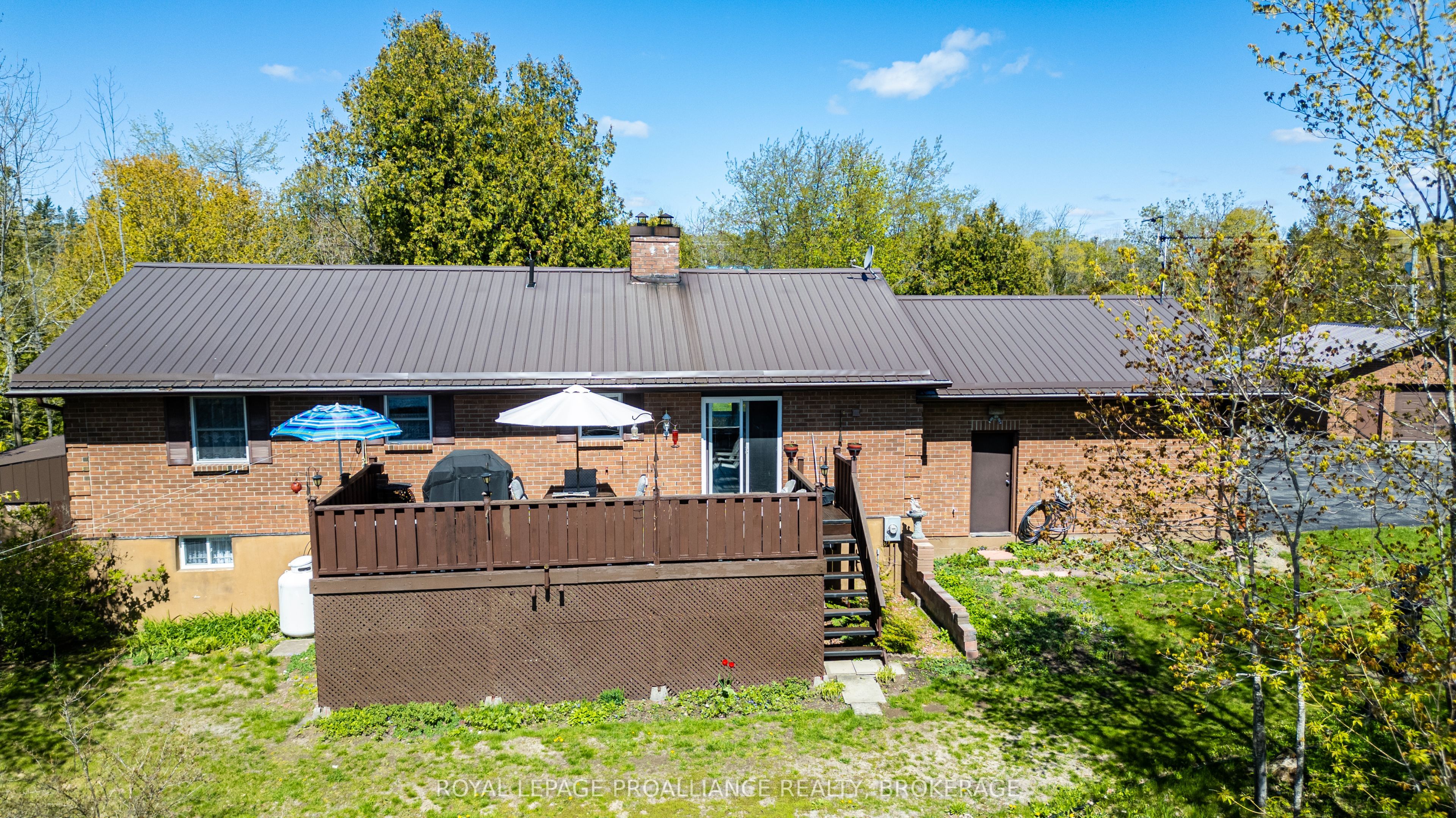 4822 Battersea Road Property Photo 5