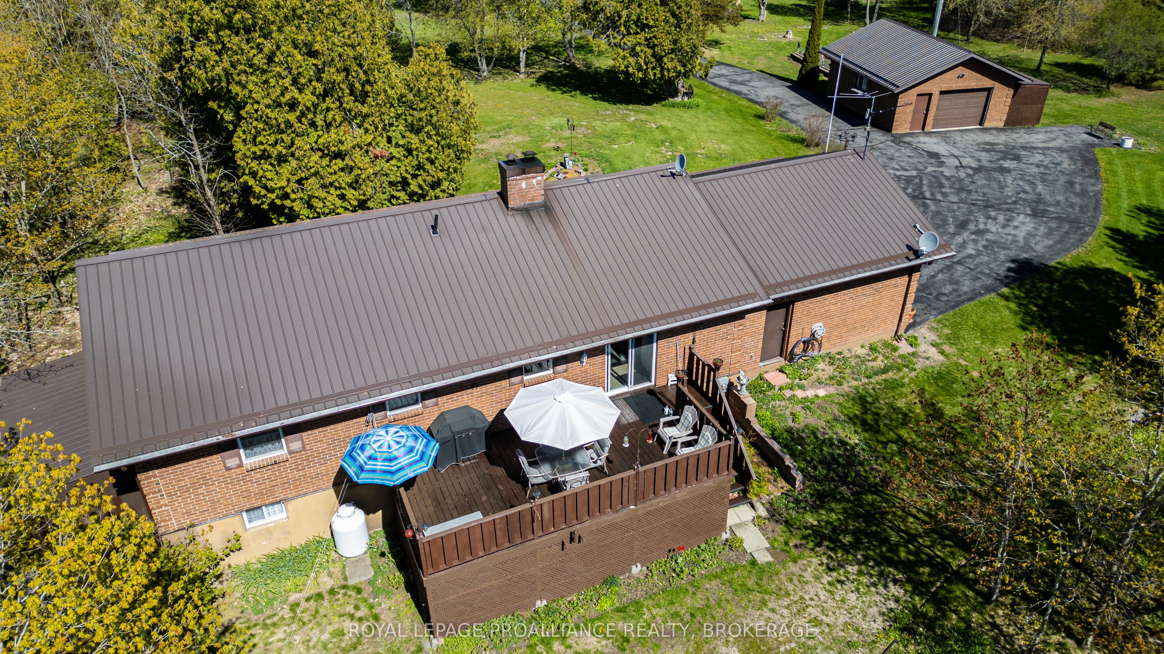 4822 Battersea Road Property Photo 10