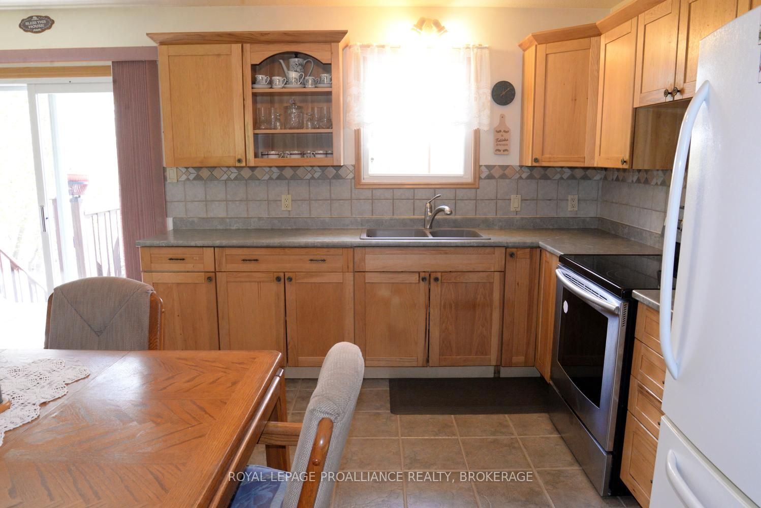 4822 Battersea Road Property Photo 20