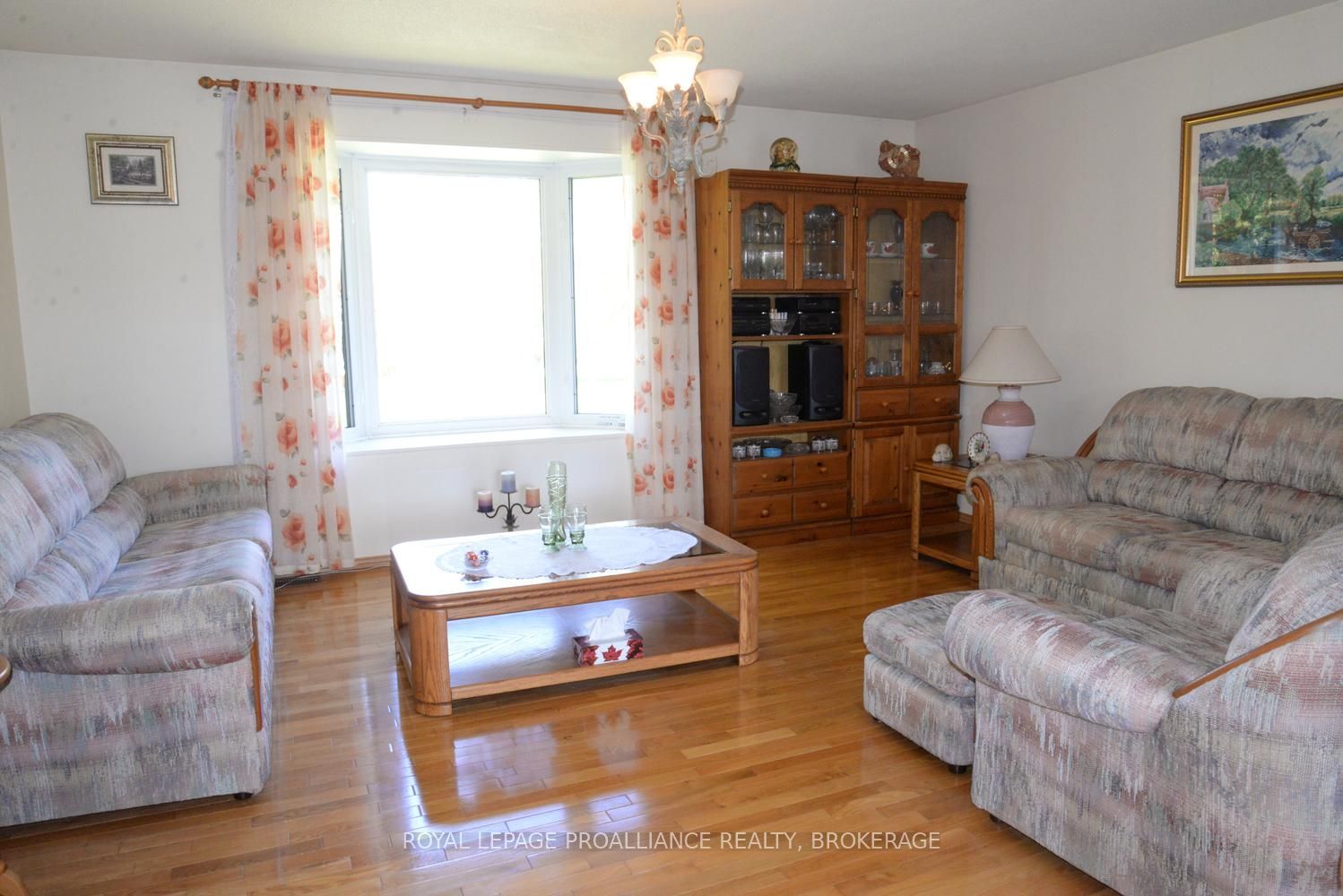 4822 Battersea Road Property Photo 22