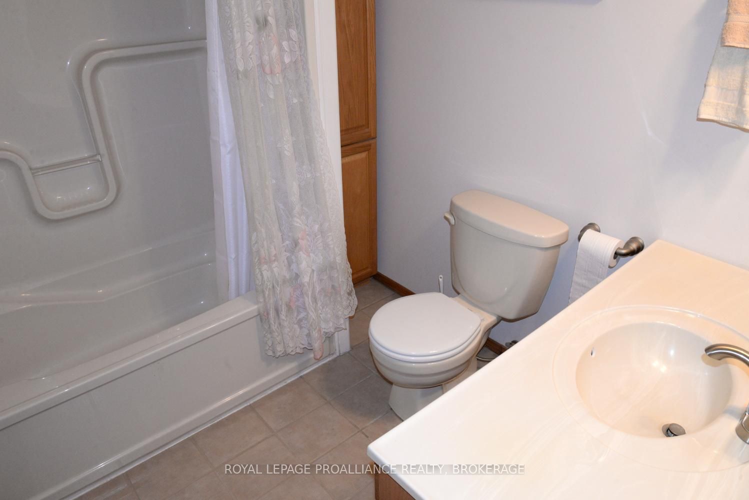 4822 Battersea Road Property Photo 26