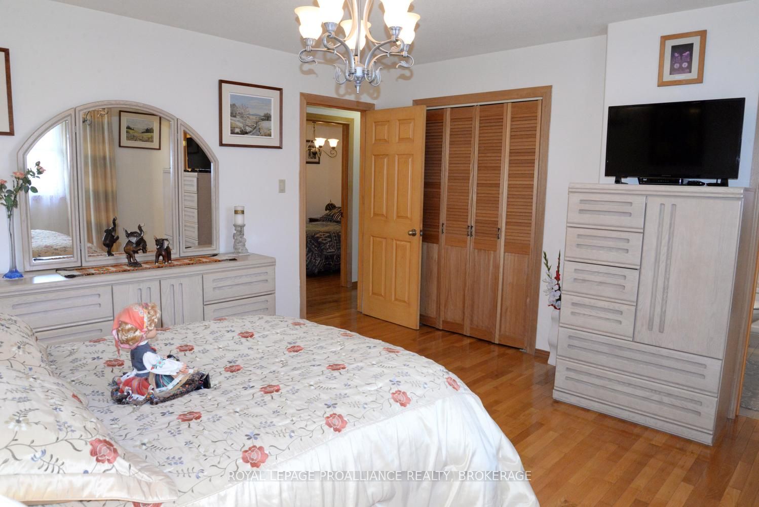 4822 Battersea Road Property Photo 33