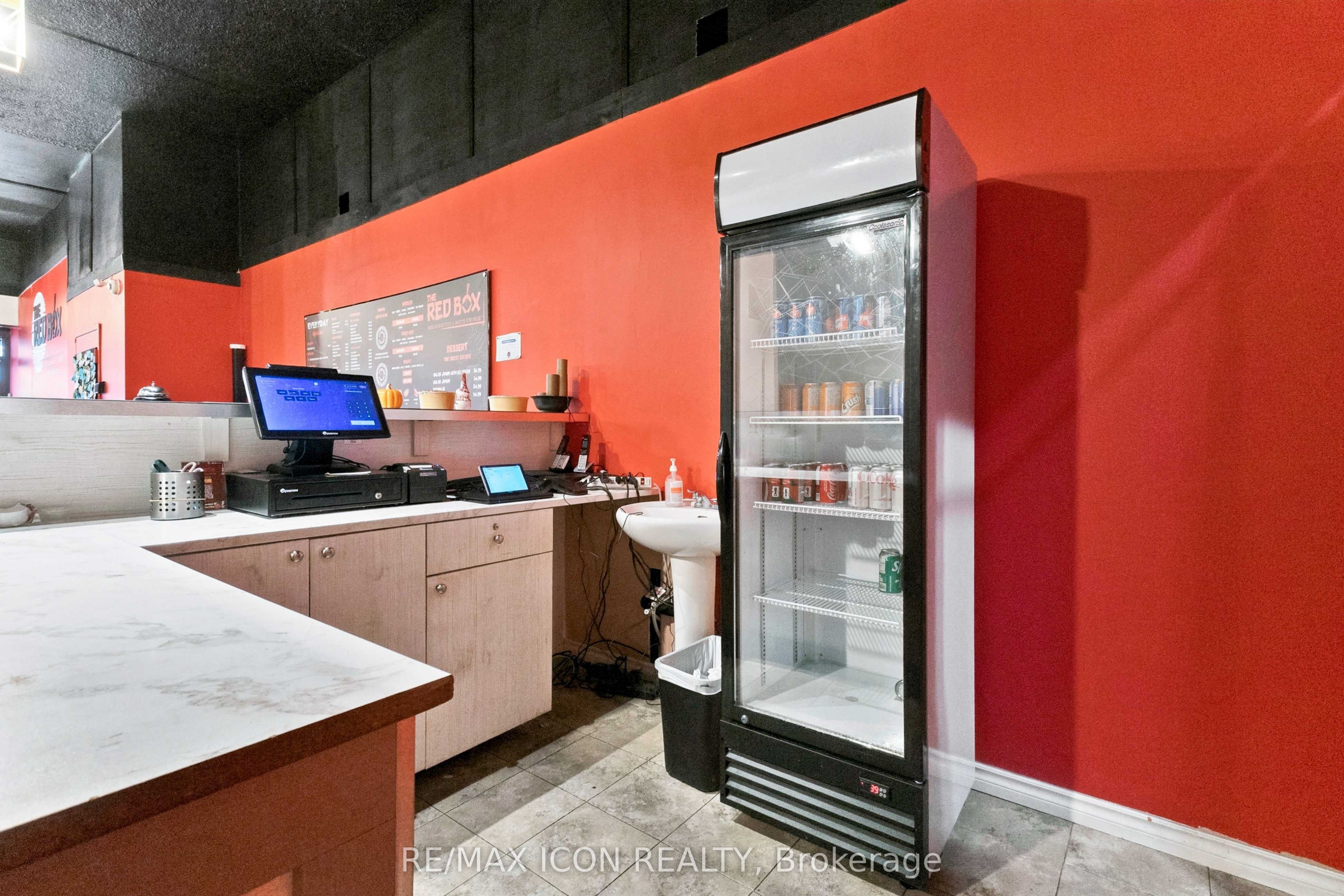 346 Richmond Street Property Photo 10