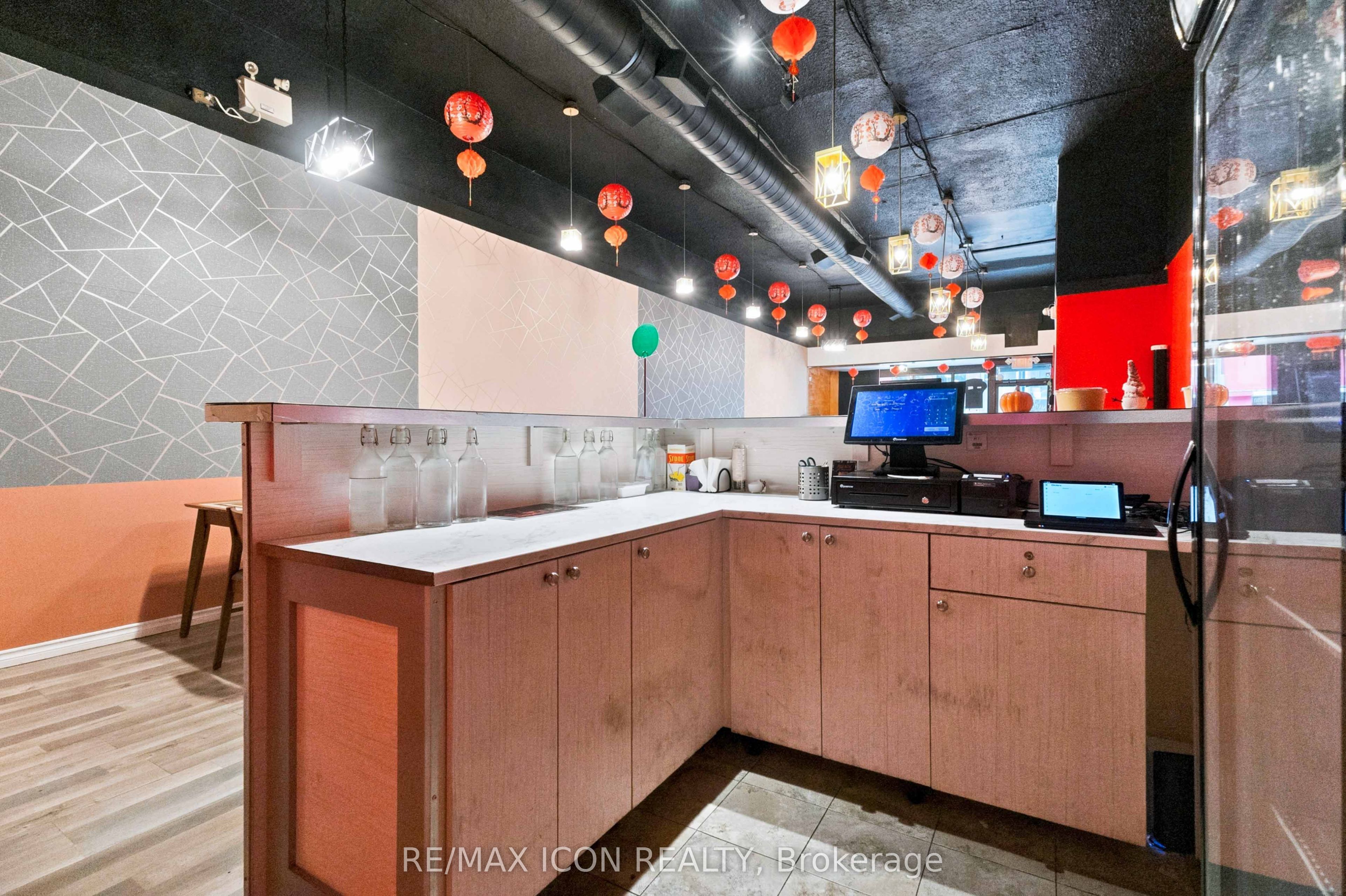 346 Richmond Street Property Photo 11