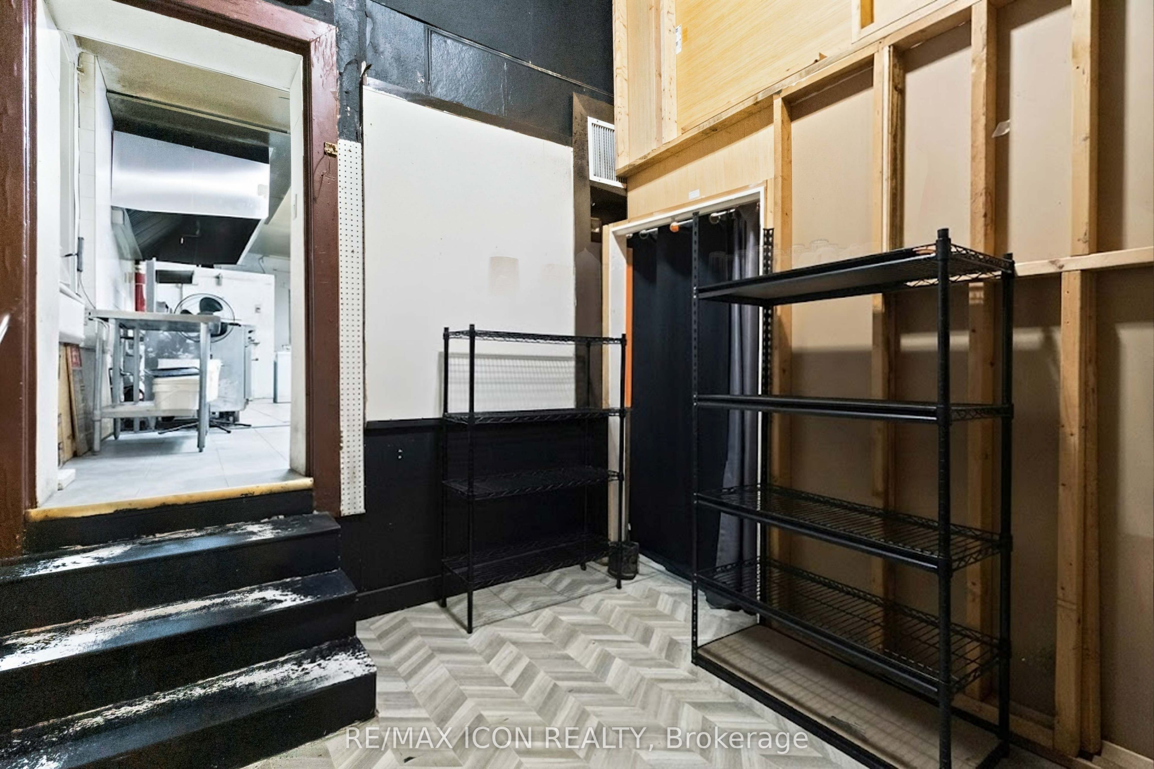 346 Richmond Street Property Photo 14