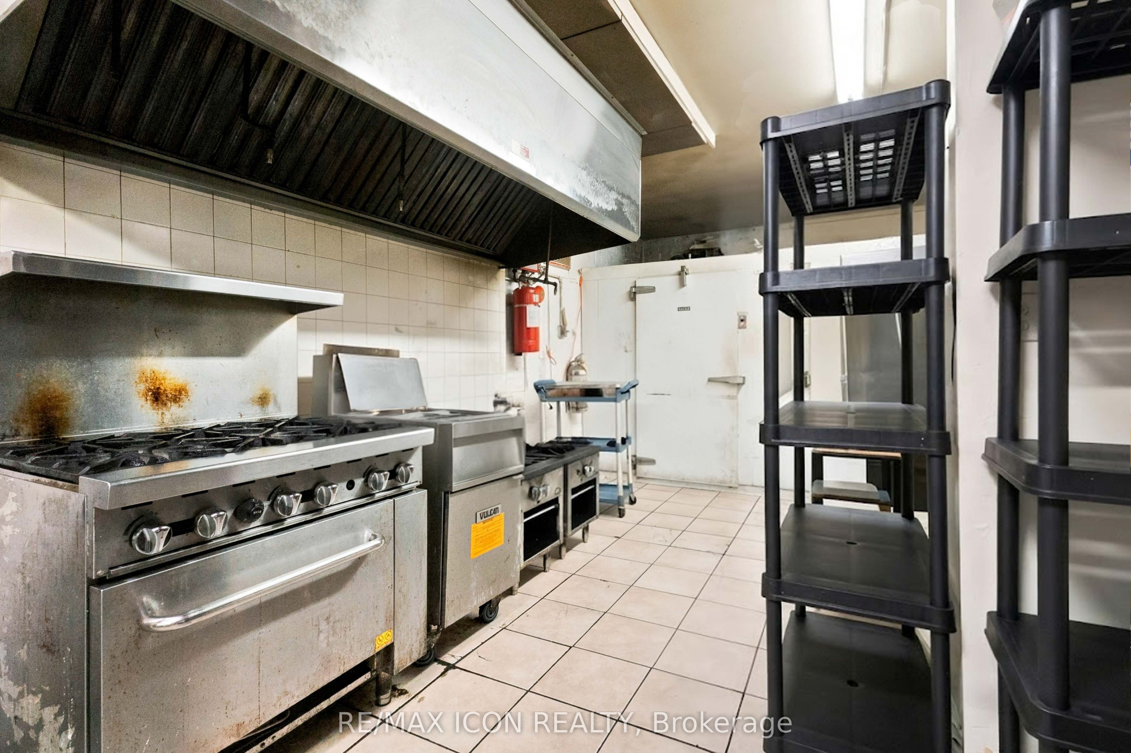 346 Richmond Street Property Photo 18
