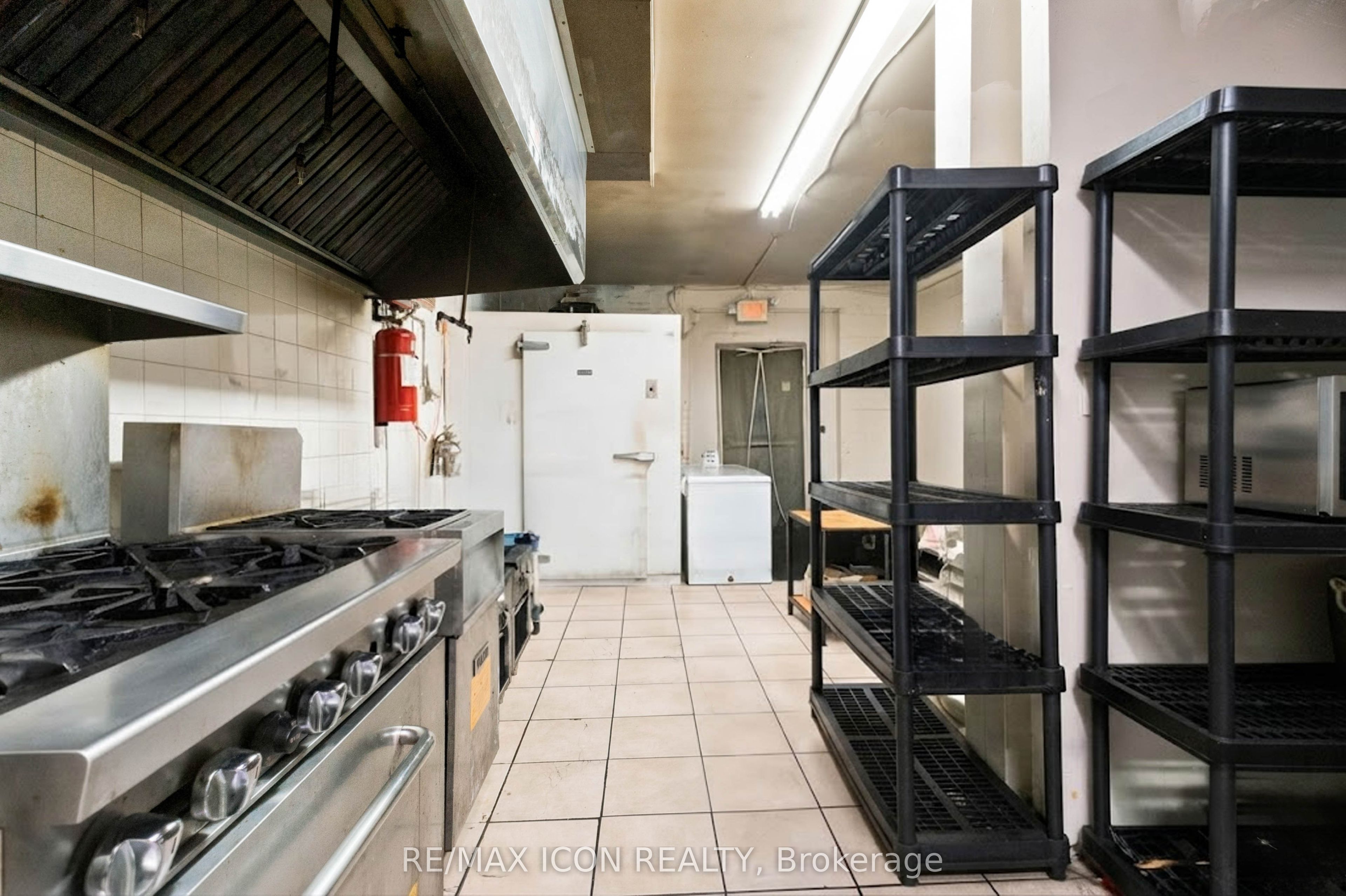346 Richmond Street Property Photo 20