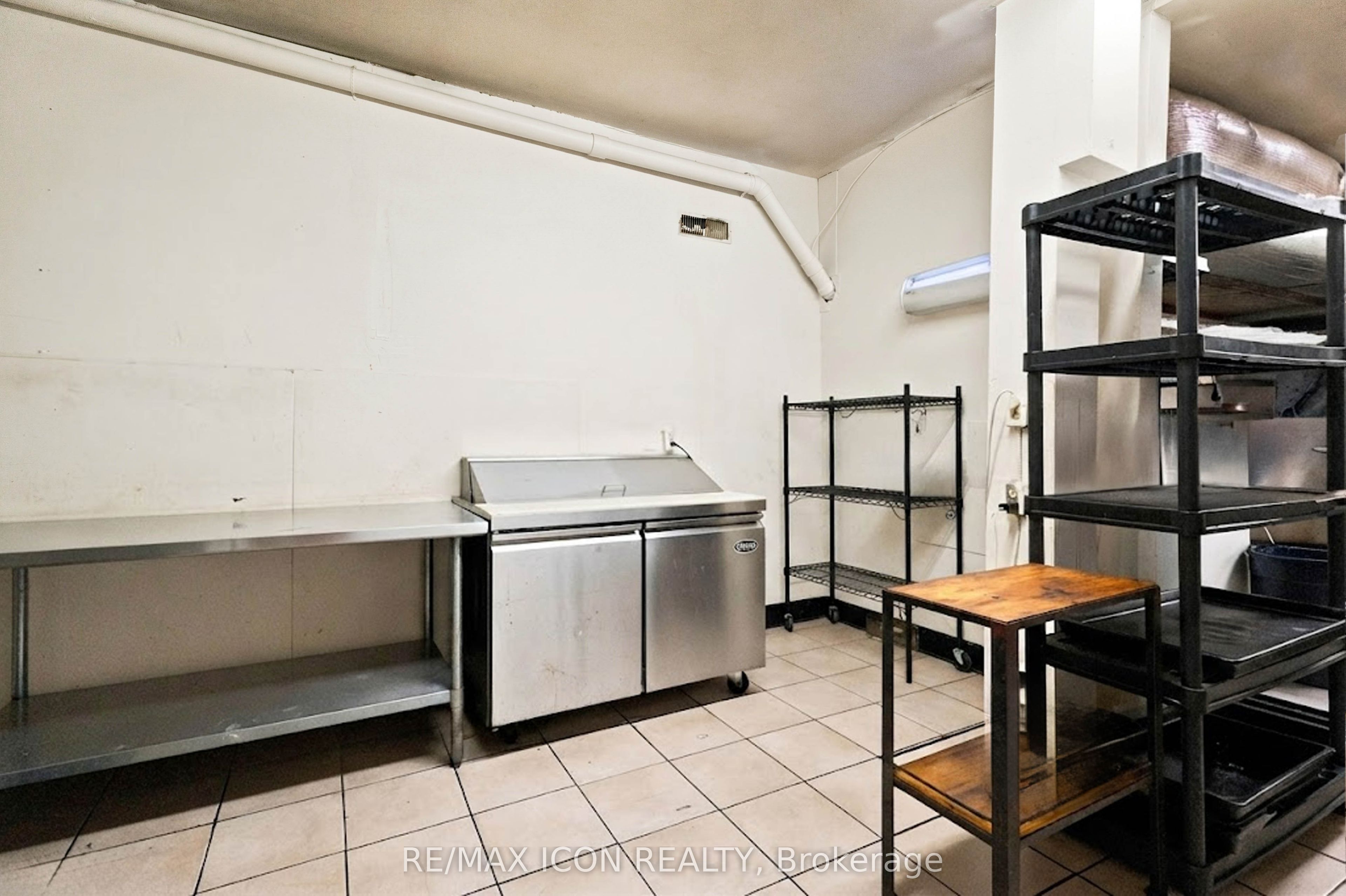346 Richmond Street Property Photo 21
