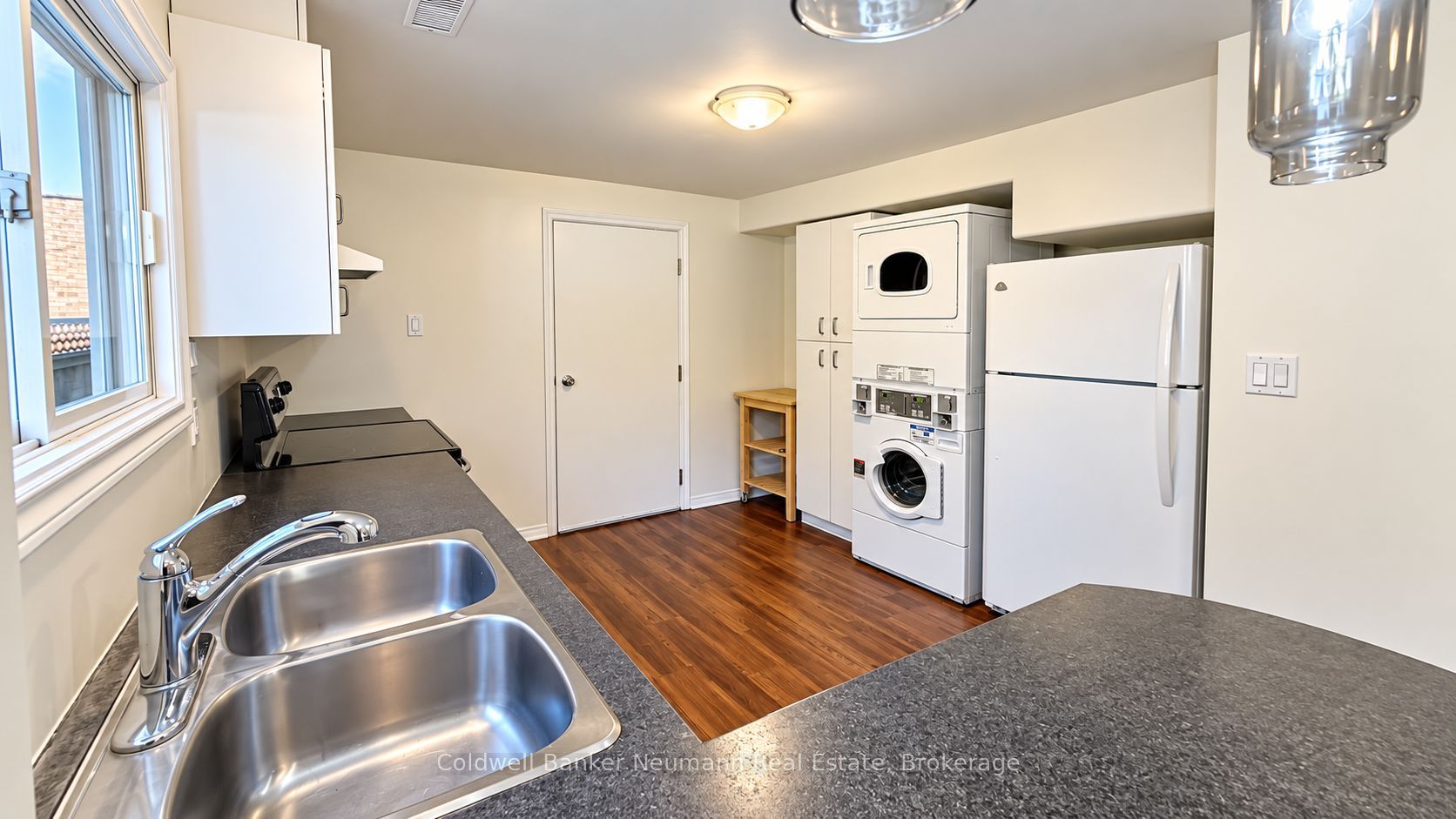 108 Toronto Street Property Photo 3