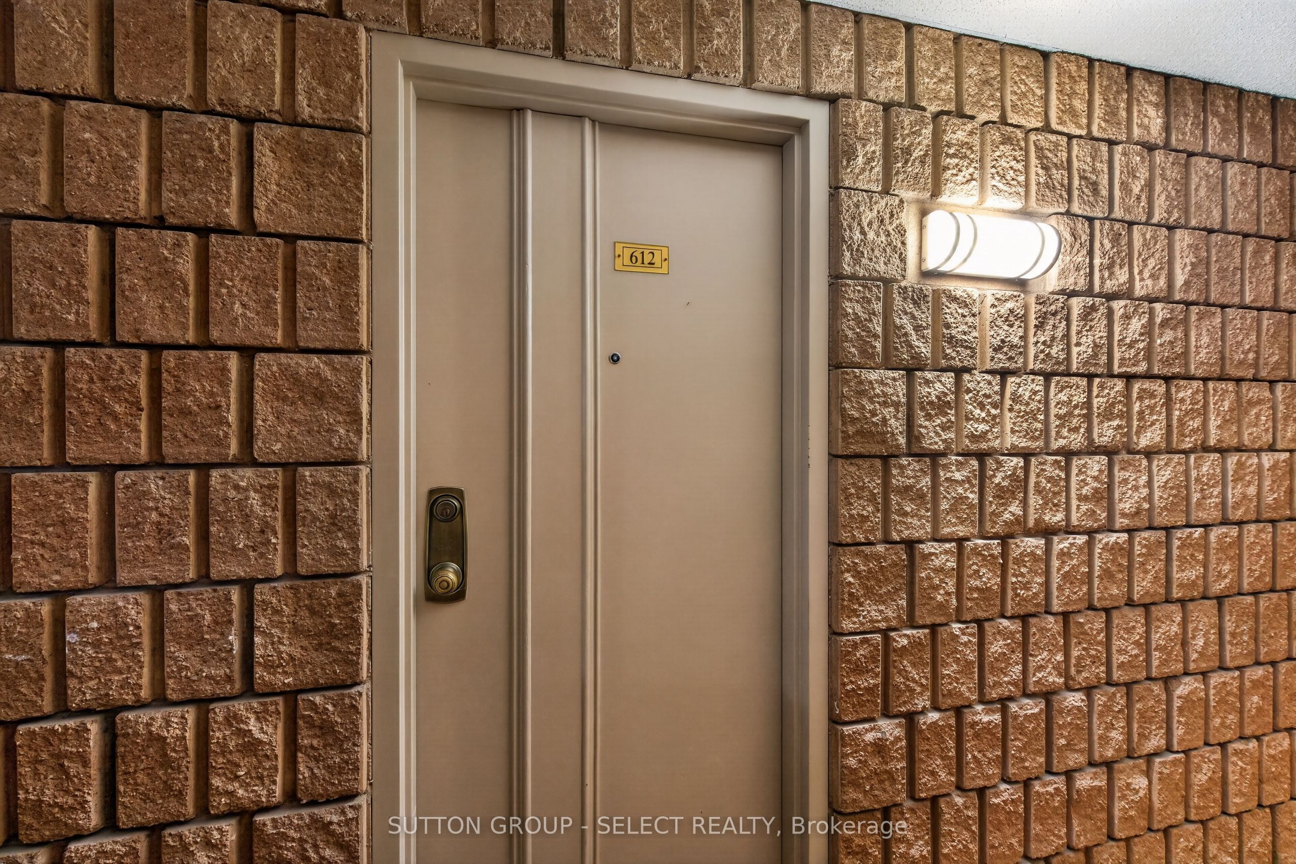 600 Grenfell Drive 612 Property Photo 3