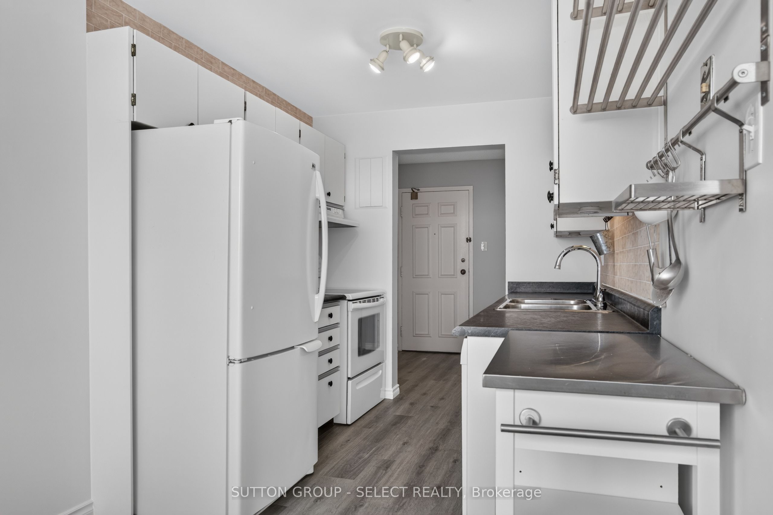 600 Grenfell Drive 612 Property Photo 14