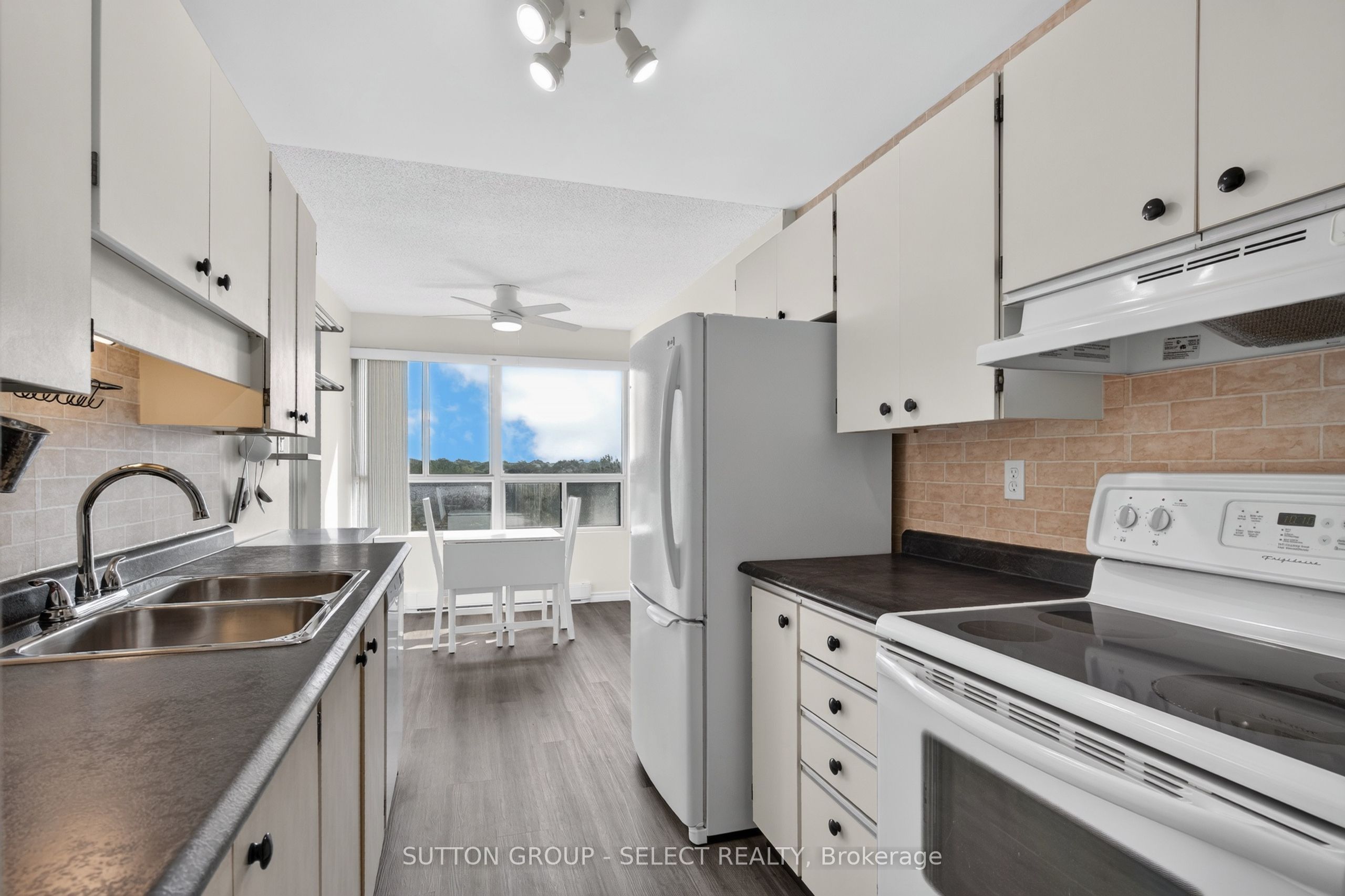 600 Grenfell Drive 612 Property Photo 17