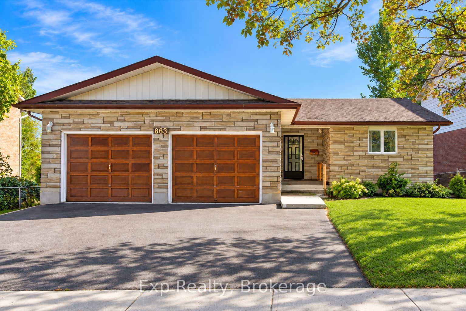 863 Wedgewood Court Property Photo 1