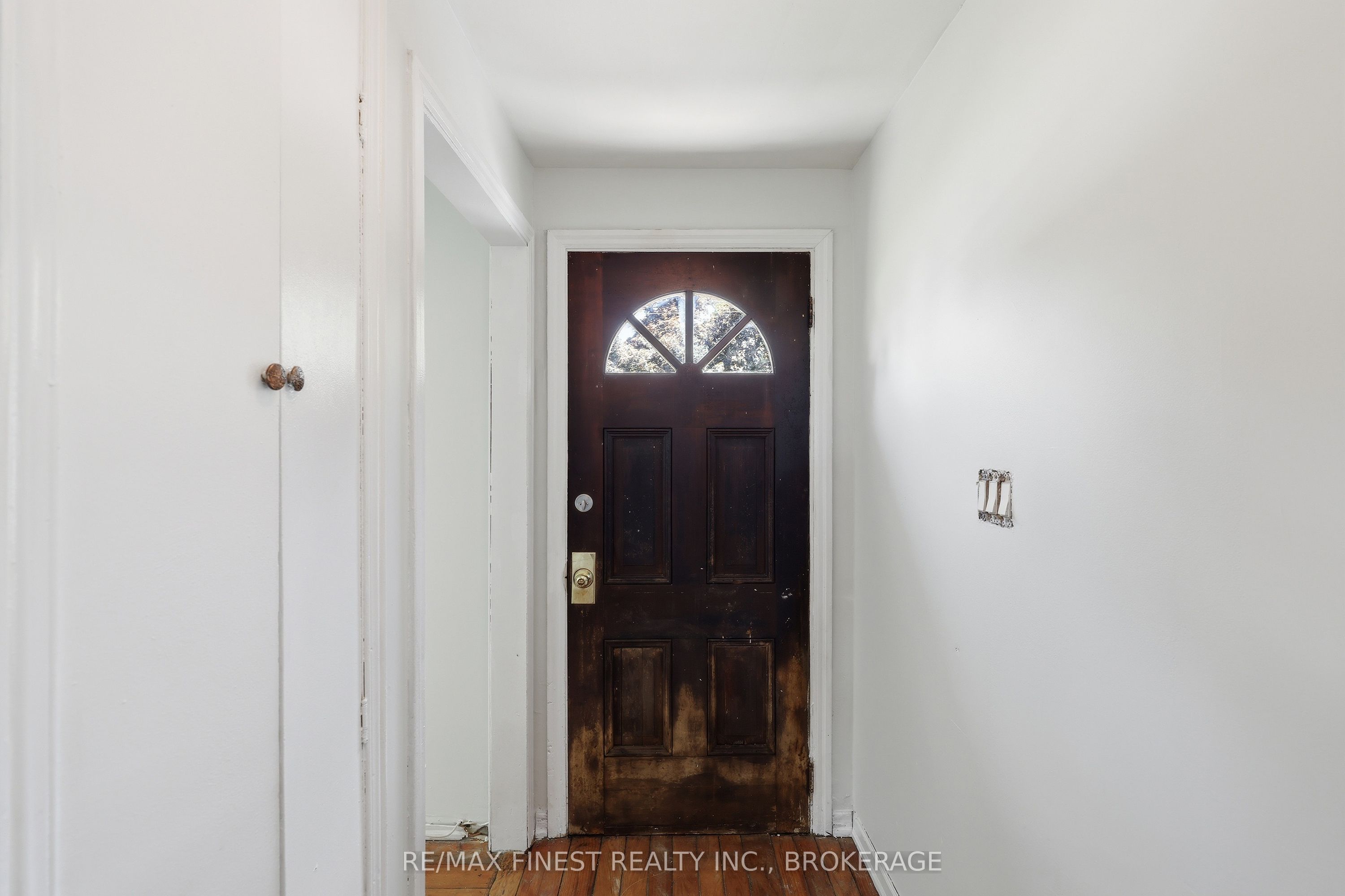 734 Portsmouth Avenue Property Photo 5