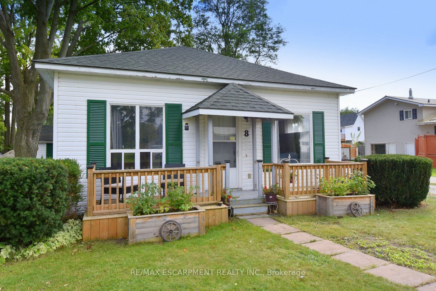 8 Chestnut Street Property Photo 1